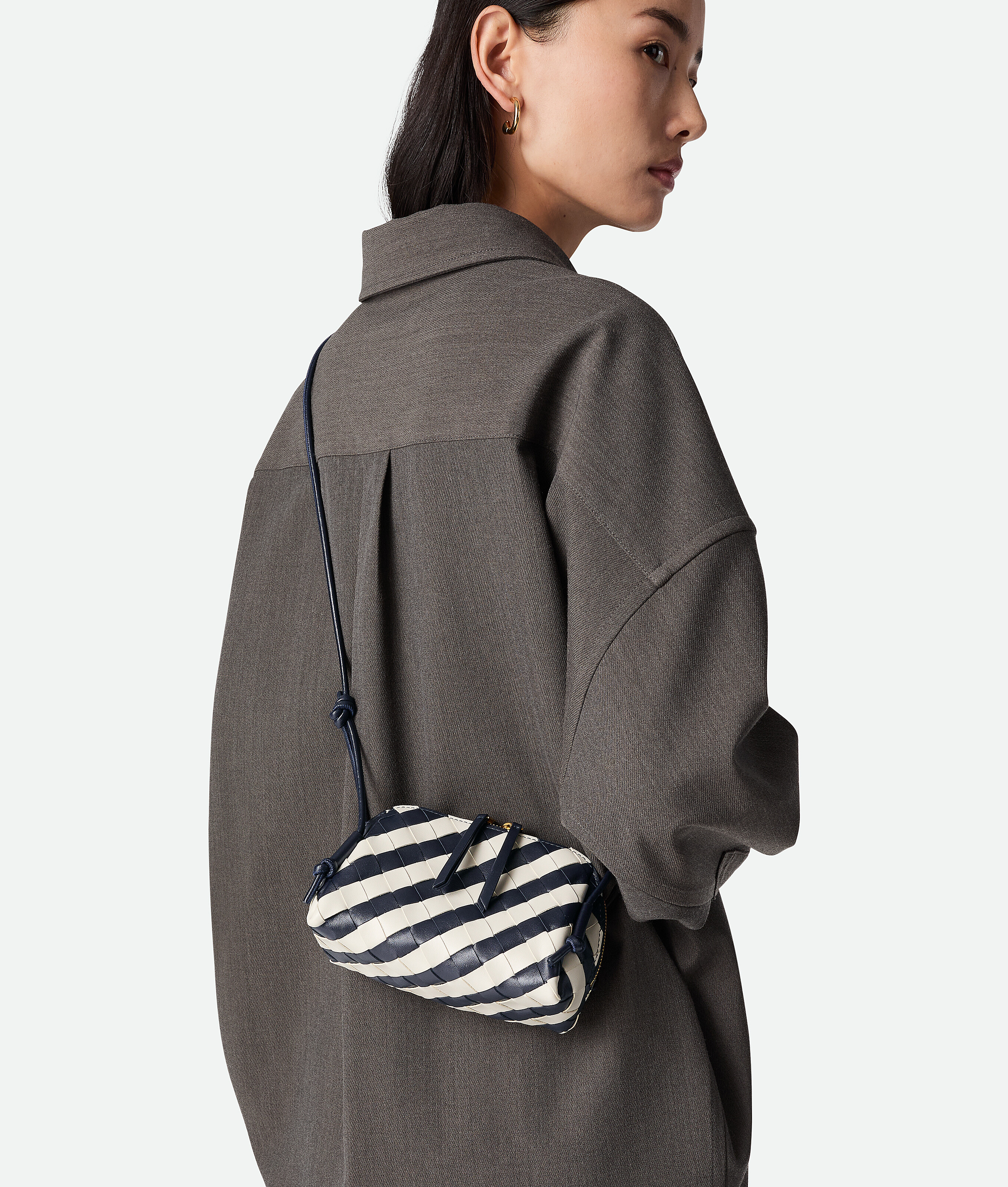 Bottega Veneta Pochette Concert In Space/chalk