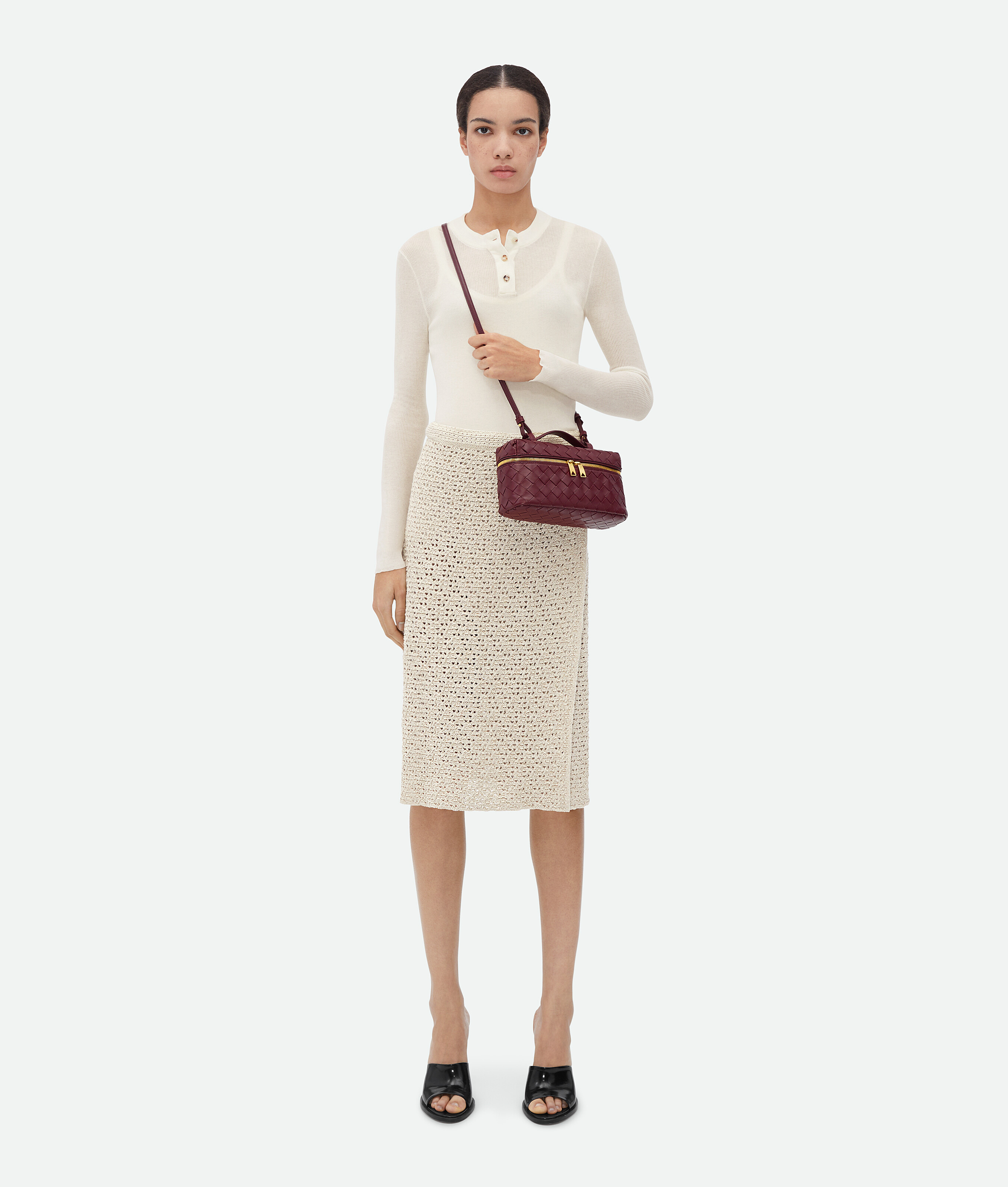 Bottega Veneta Intrecciato Leather Convertible Vanity Case In Barolo