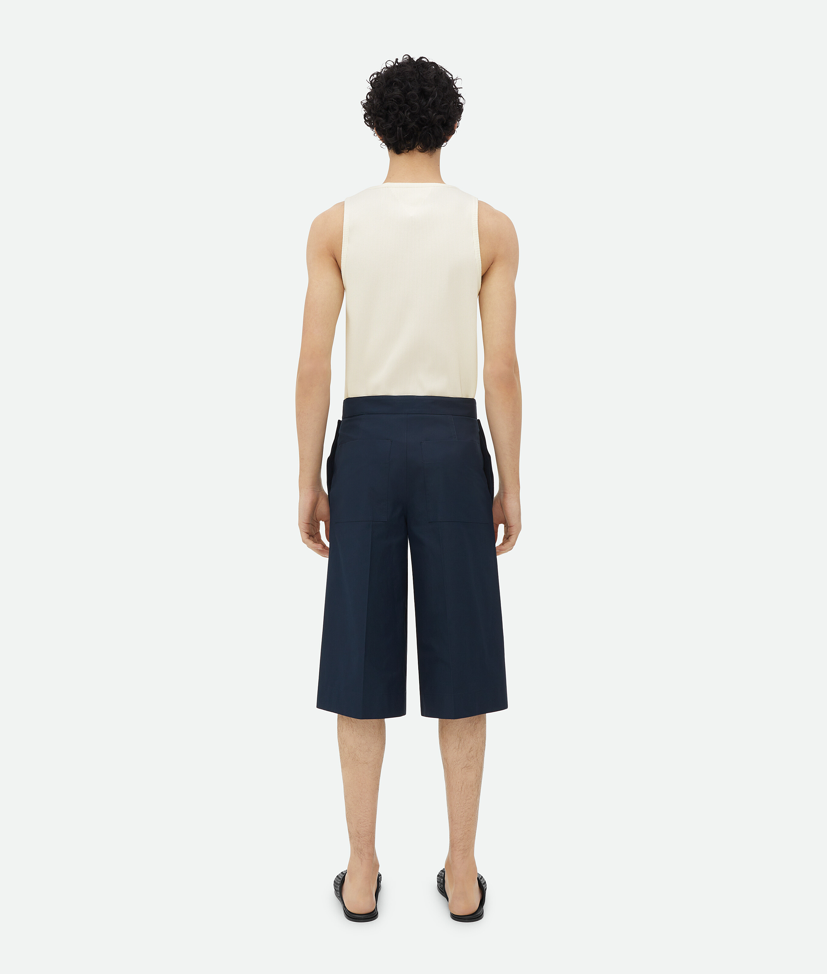 Shop Bottega Veneta Short En Coton Compact In Blue