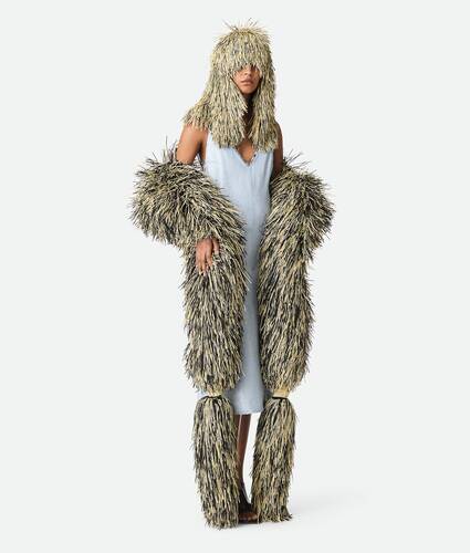 Robe à franges en cuir verni