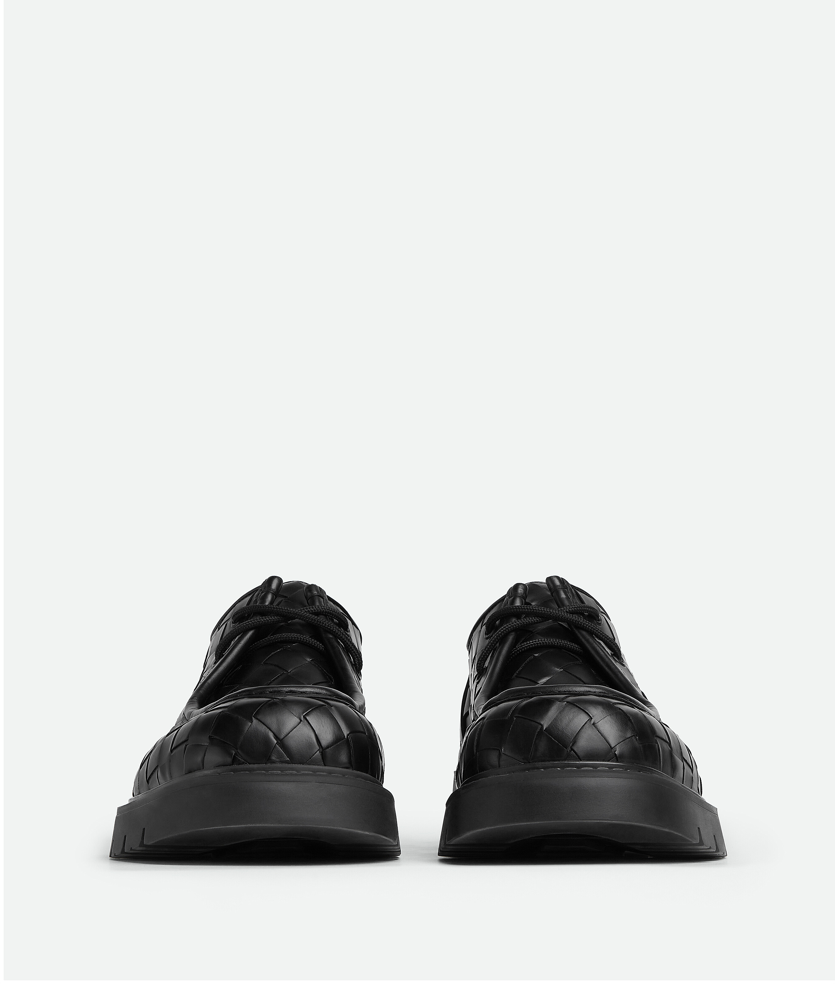 Shop Bottega Veneta Chaussures À Lacets Haddock In Black