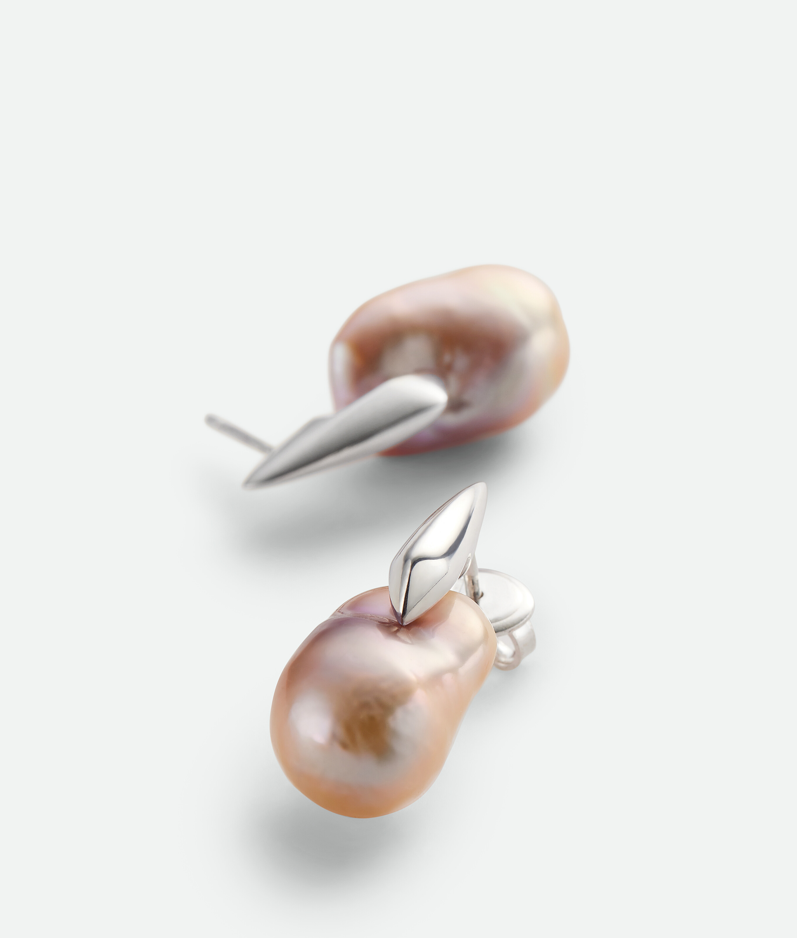 Bottega Veneta Grosse Pearl Ohrringe In Natural Pink