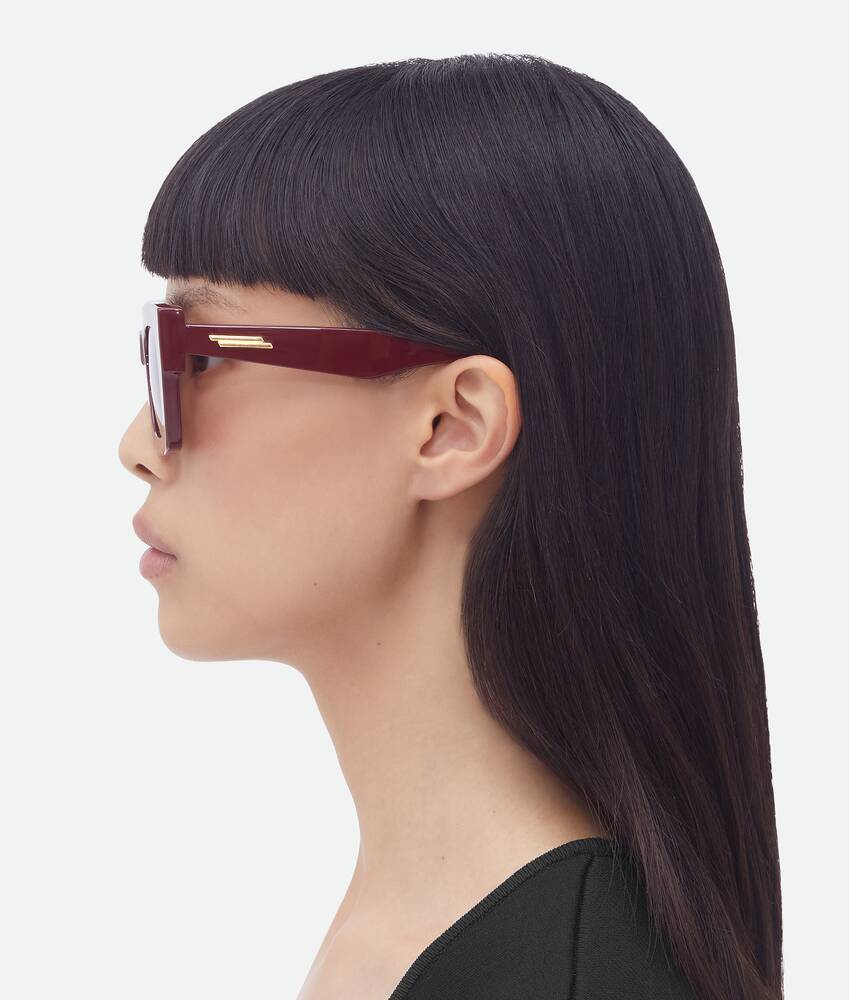 Classic Square Sunglasses in Burgundy / Red Bottega Veneta Sweden EN - Image 5