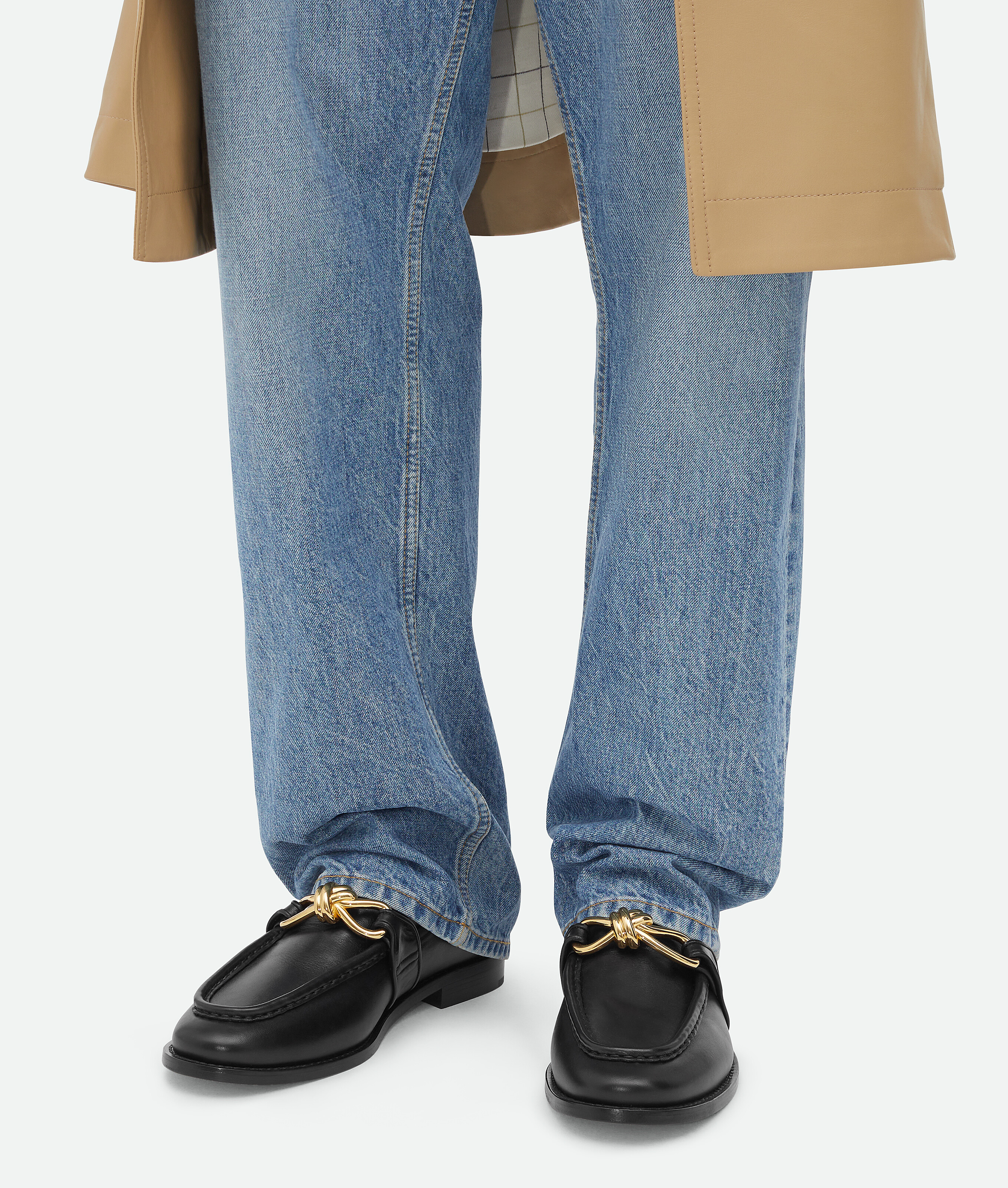 Bottega Veneta Astaire Knot Plaque Leather Loafers In Black