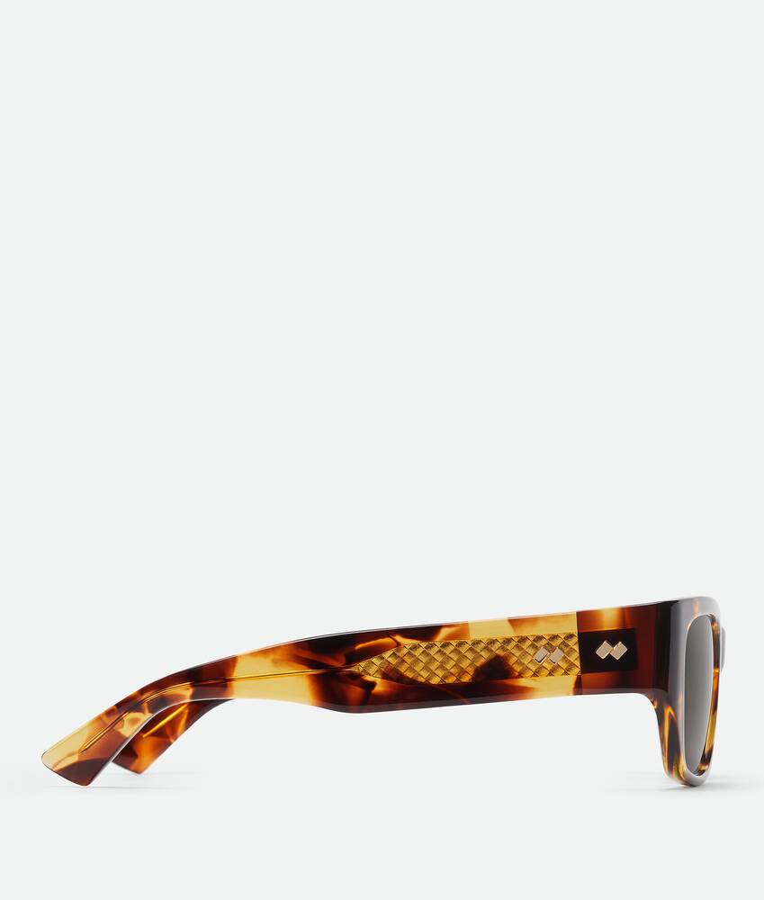 Display a large version of the product image 3 - Intrecciato Square Sunglasses