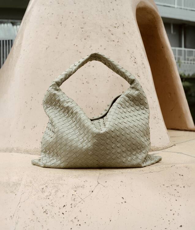 Bottega Veneta® IT ufficiale  Ispirazione di unicità dal 1966