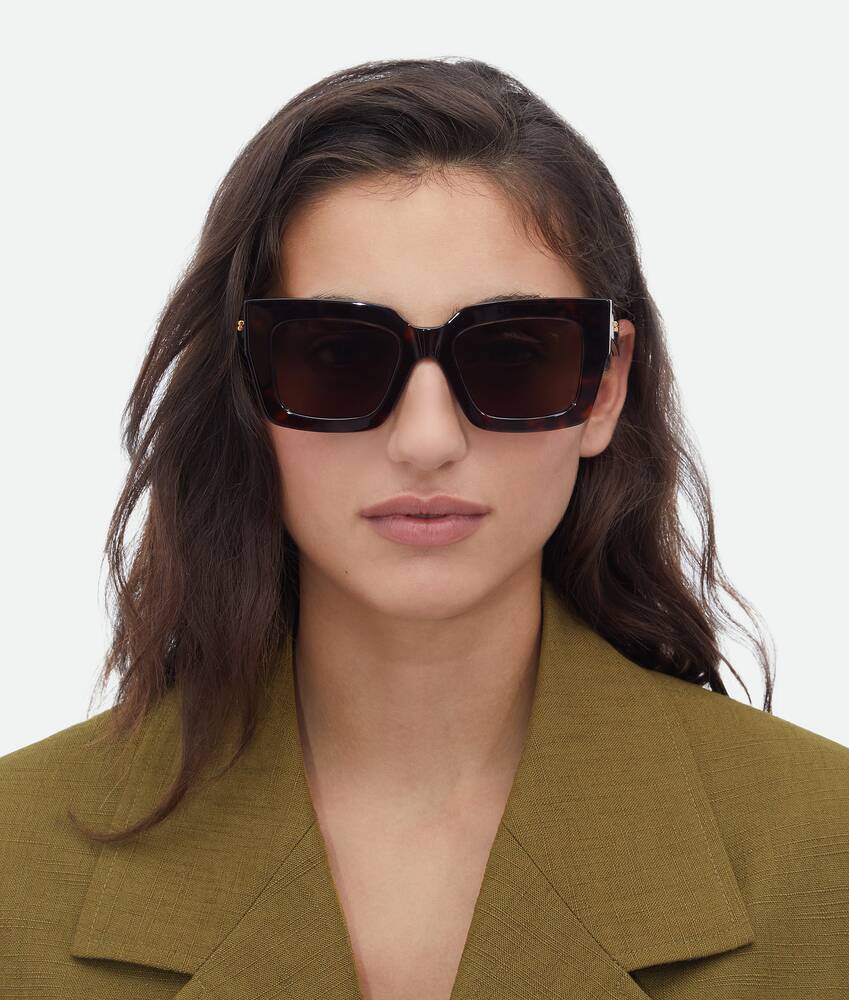 Display a large version of the product image 2 - Classic Square Sunglasses