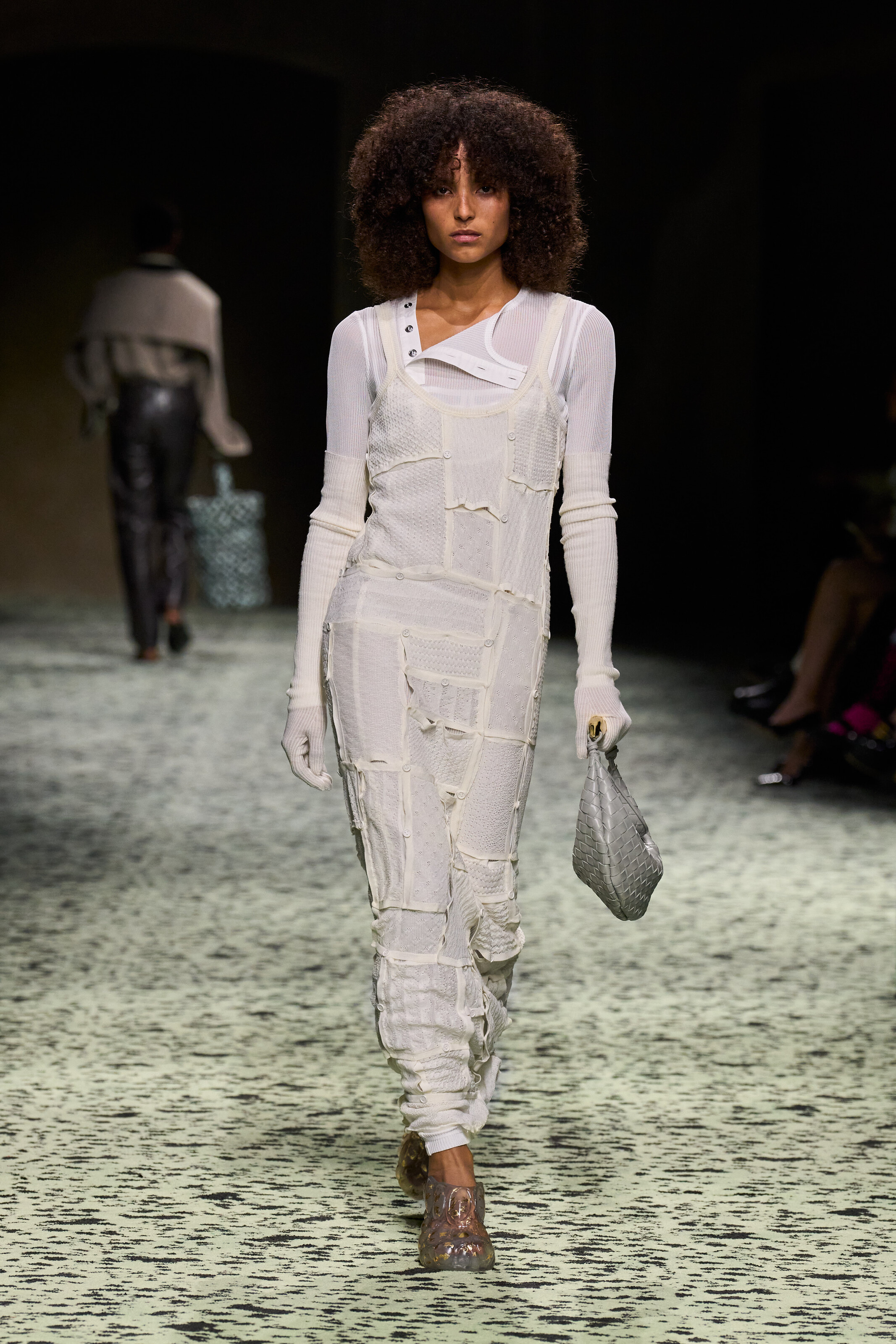 BOTTEGA VENETA WINTER 2023-冬季时装秀-BV 2023时装秀造型 | Bottega Veneta葆蝶家中国官方网站 | Bottega Veneta