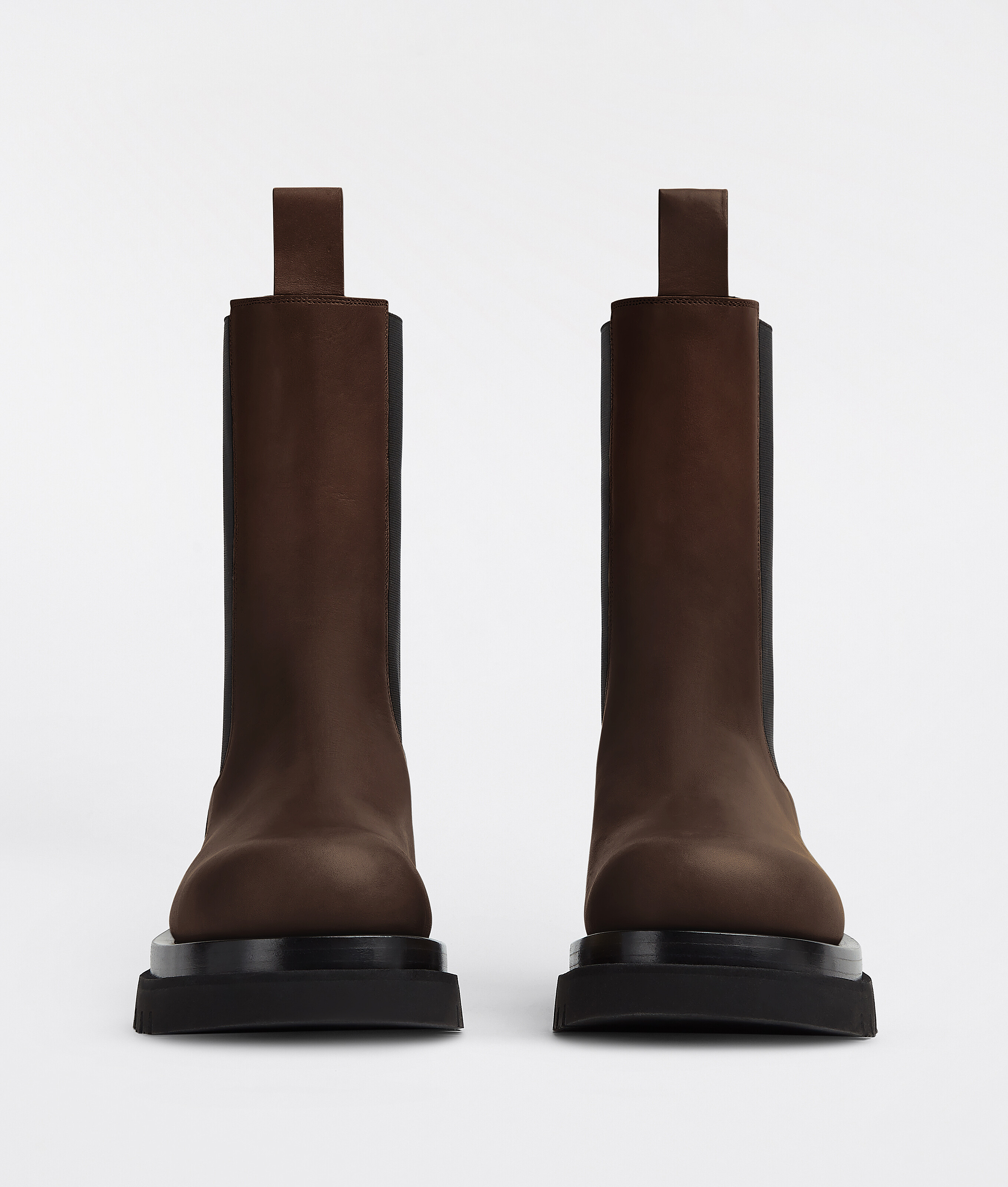 Bottega Veneta Lug Ankle Boots In Noir