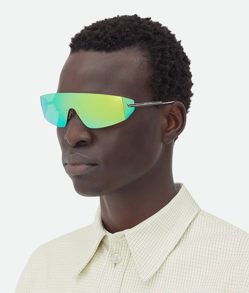 Display a large version of the product image 5 - Futuristic Shield Sunglasses