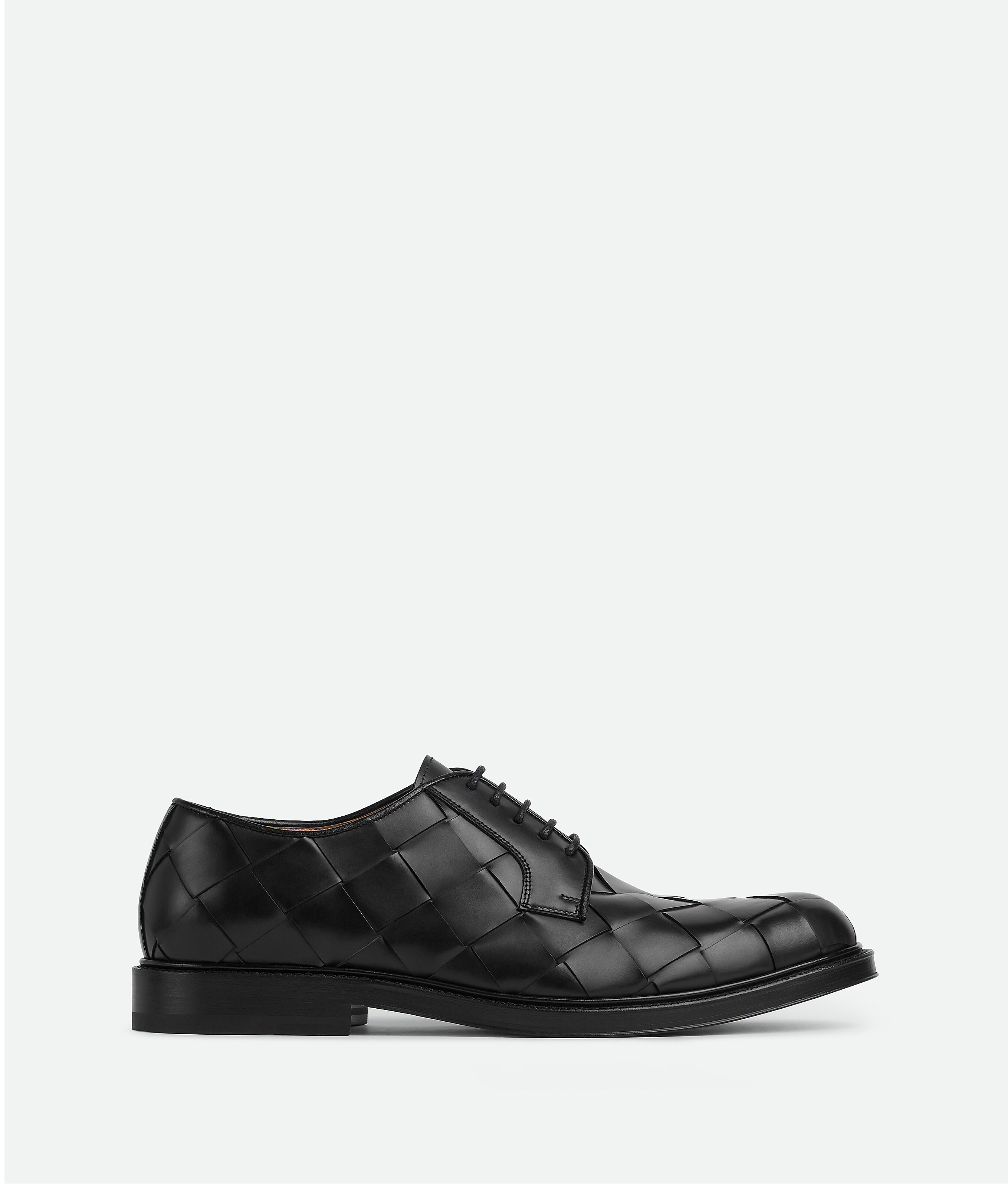Tie Lace-Up Shoe in BLACK Bottega Veneta® LV
