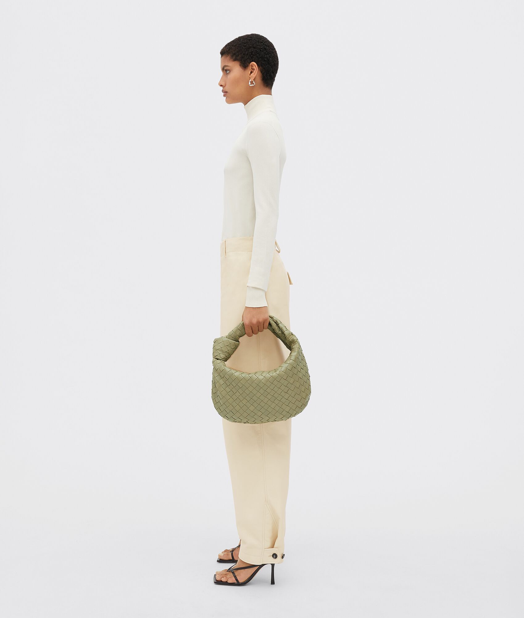 Bottega Veneta® Teen Jodie in Travertine. Shop online now.