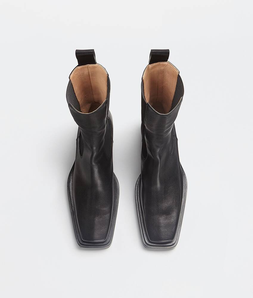 Irina Shayk, Black Trench Coat, Leather 