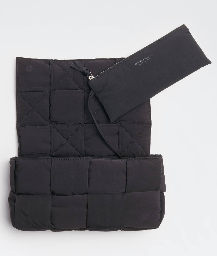 Bottega Veneta Synthetic Medium Padded Tech Cassette Bag in Black for Men Mens Bags Messenger bags 