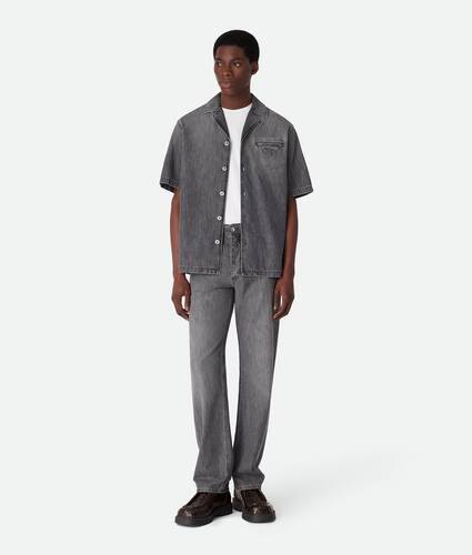 Gerade Jeans mit schwarzer Vintage-Waschung