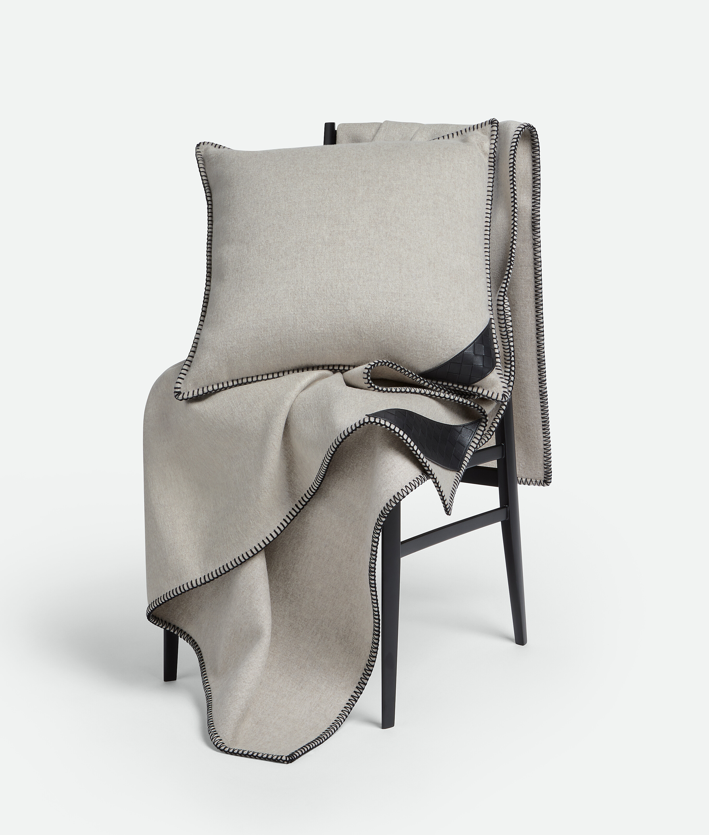 Bottega Veneta Intrecciato Patch Cushion In Greige/black