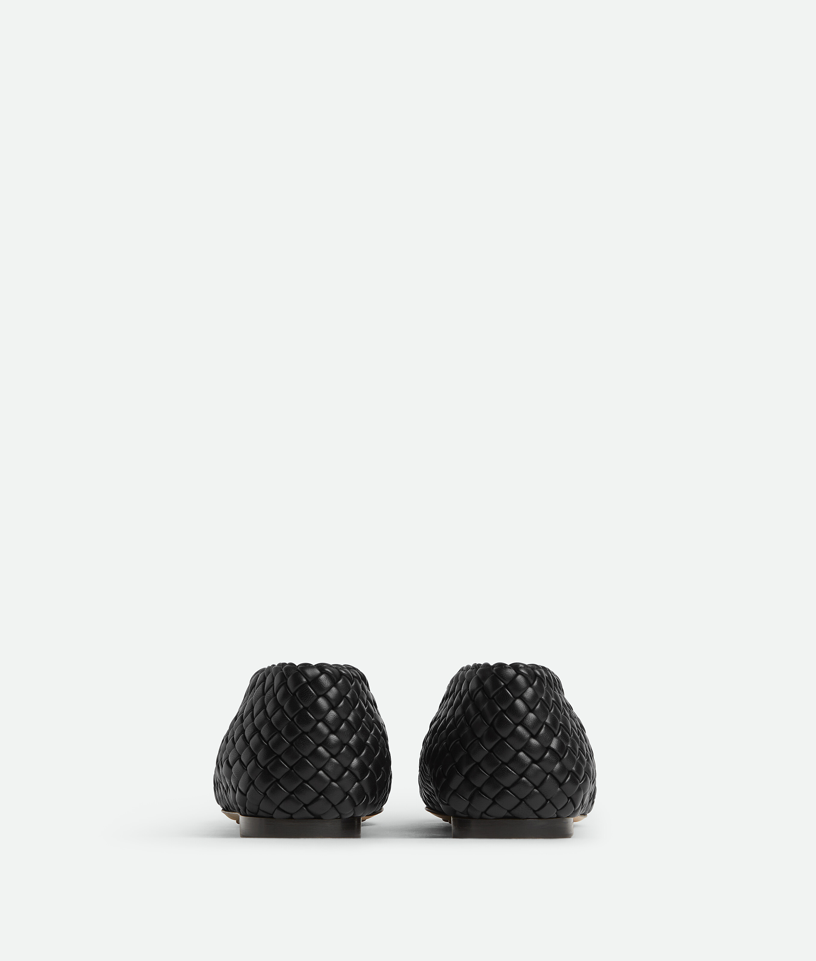 Bottega Veneta Sofia Intrecciato Leather Point-toe Flat In Black