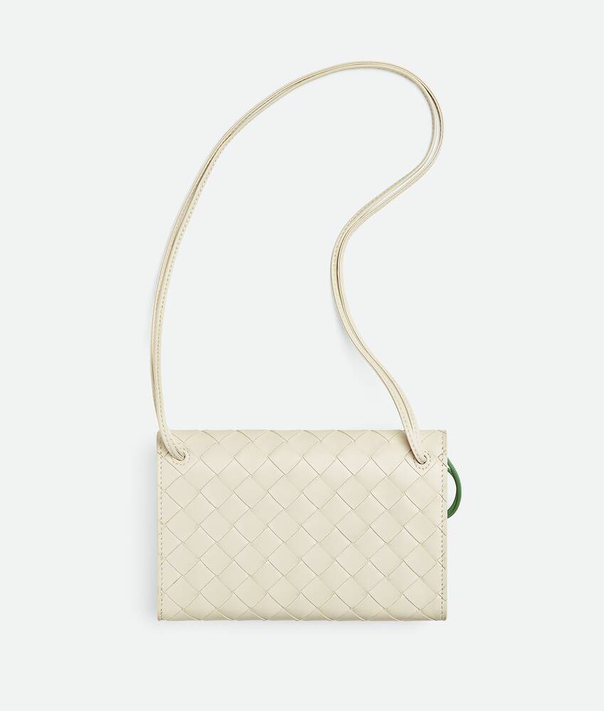 Display a large version of the product image 4 - Andiamo Daisy Pouch