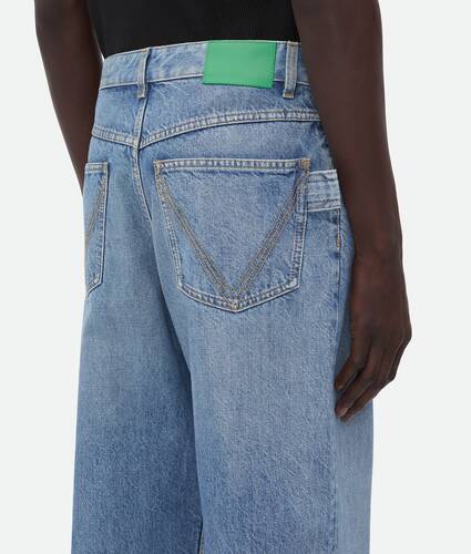 Wide Leg Denim mit weitem Bein und Indigo-Waschung