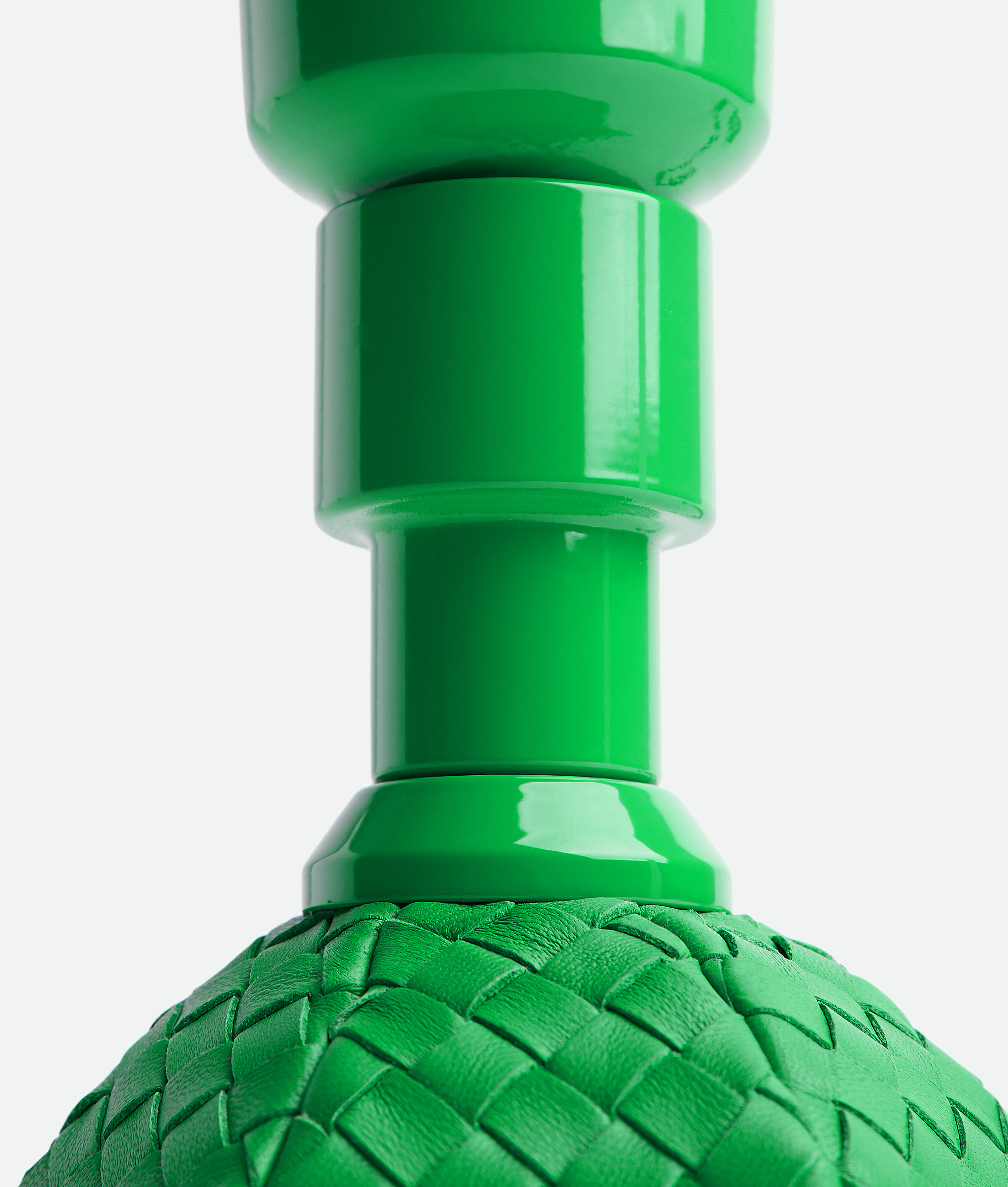 Model 600 piccola in Parakeet Bottega Veneta Italia IT - Image 3