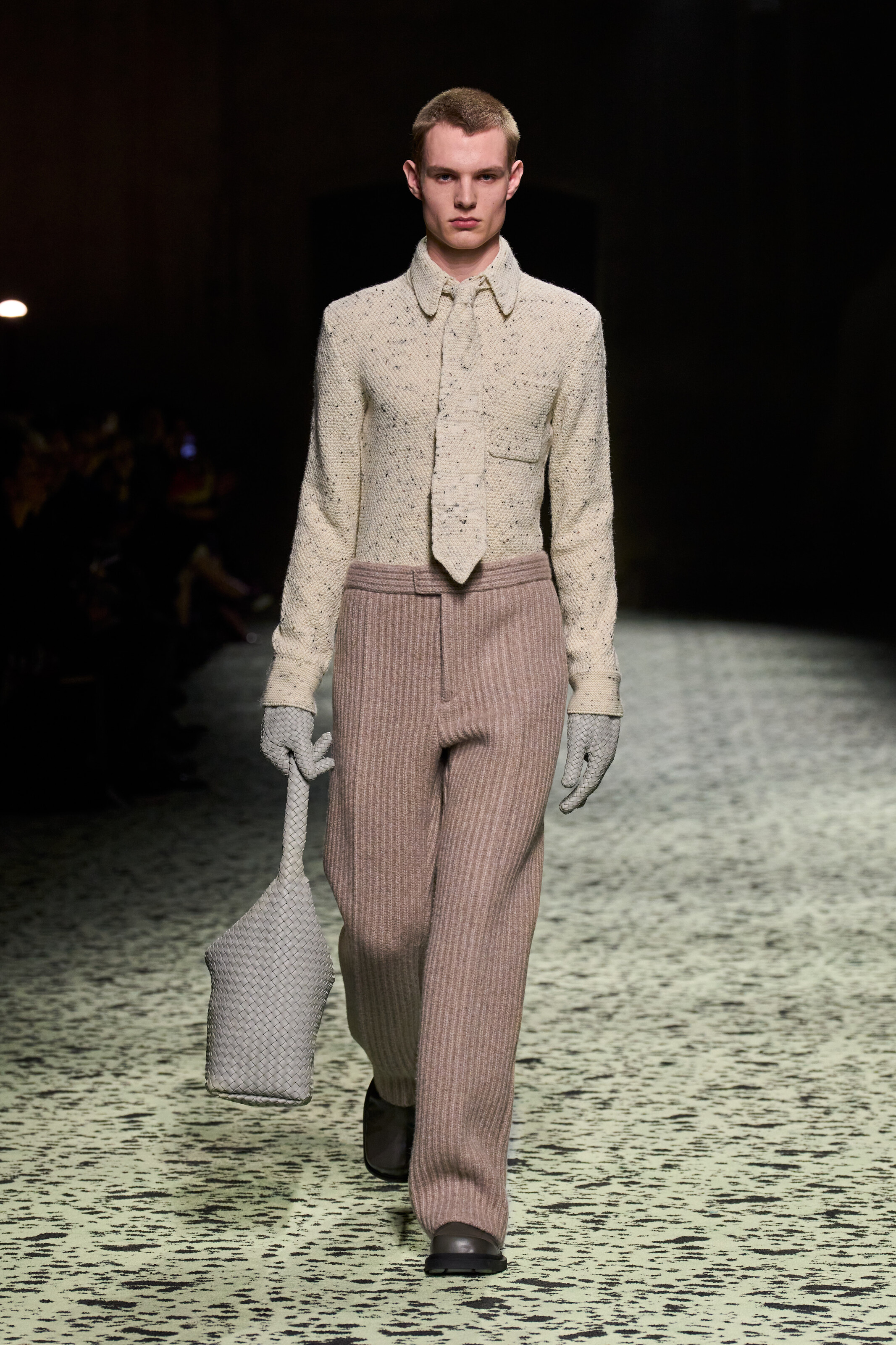 BOTTEGA VENETA WINTER 2023-冬季时装秀-BV 2023时装秀造型 | Bottega Veneta葆蝶家中国官方网站 | Bottega Veneta