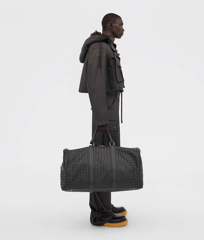Bottega Veneta Intrecciato Leather Duffle Bag in Black for Men Mens Bags Duffel bags and weekend bags 