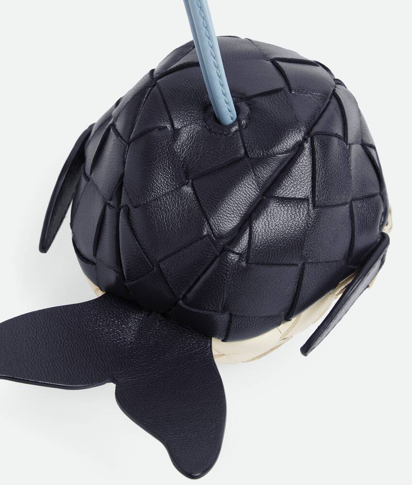 Display a large version of the product image 4 - Whale Zipped Coin Purse