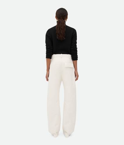 Pantalon arrondi en cuir