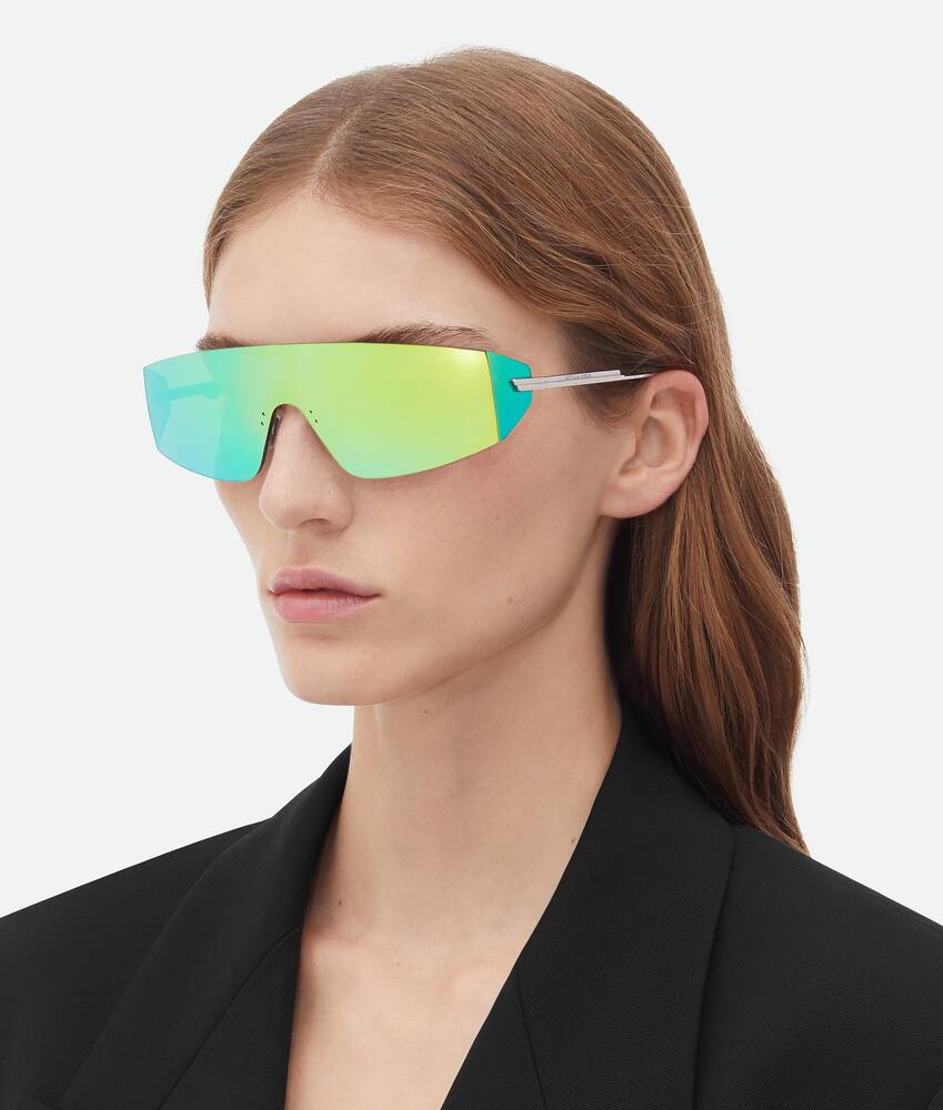 Display a large version of the product image 2 - Futuristic Shield Sunglasses
