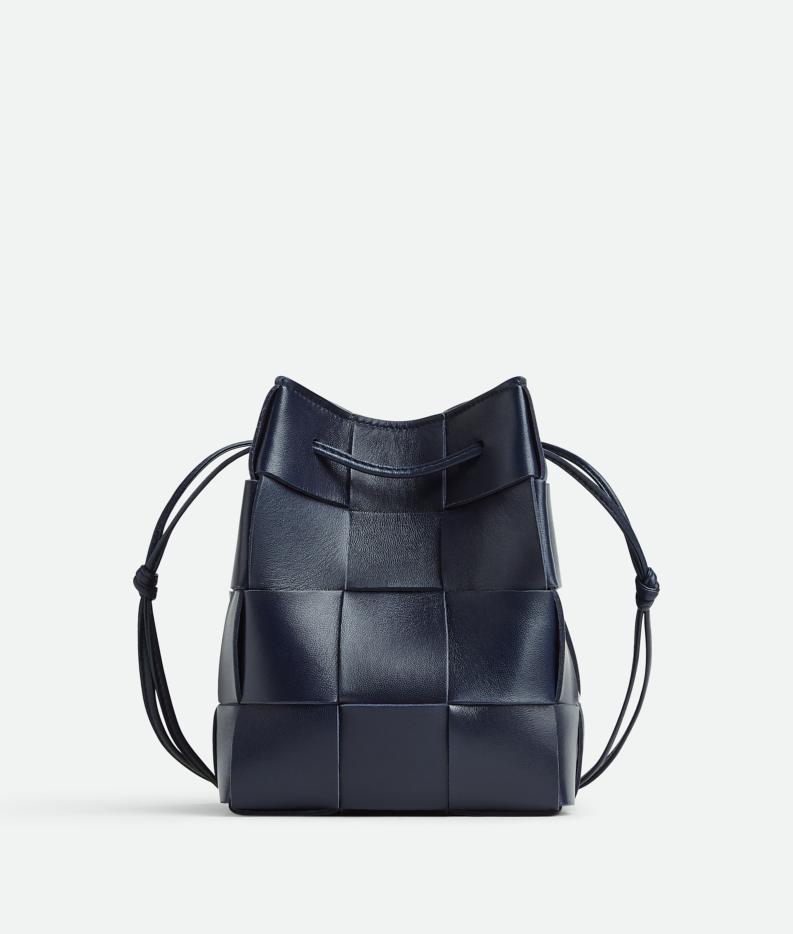 Bottega Veneta Cassette Small Leather Bucket Bag In Blue