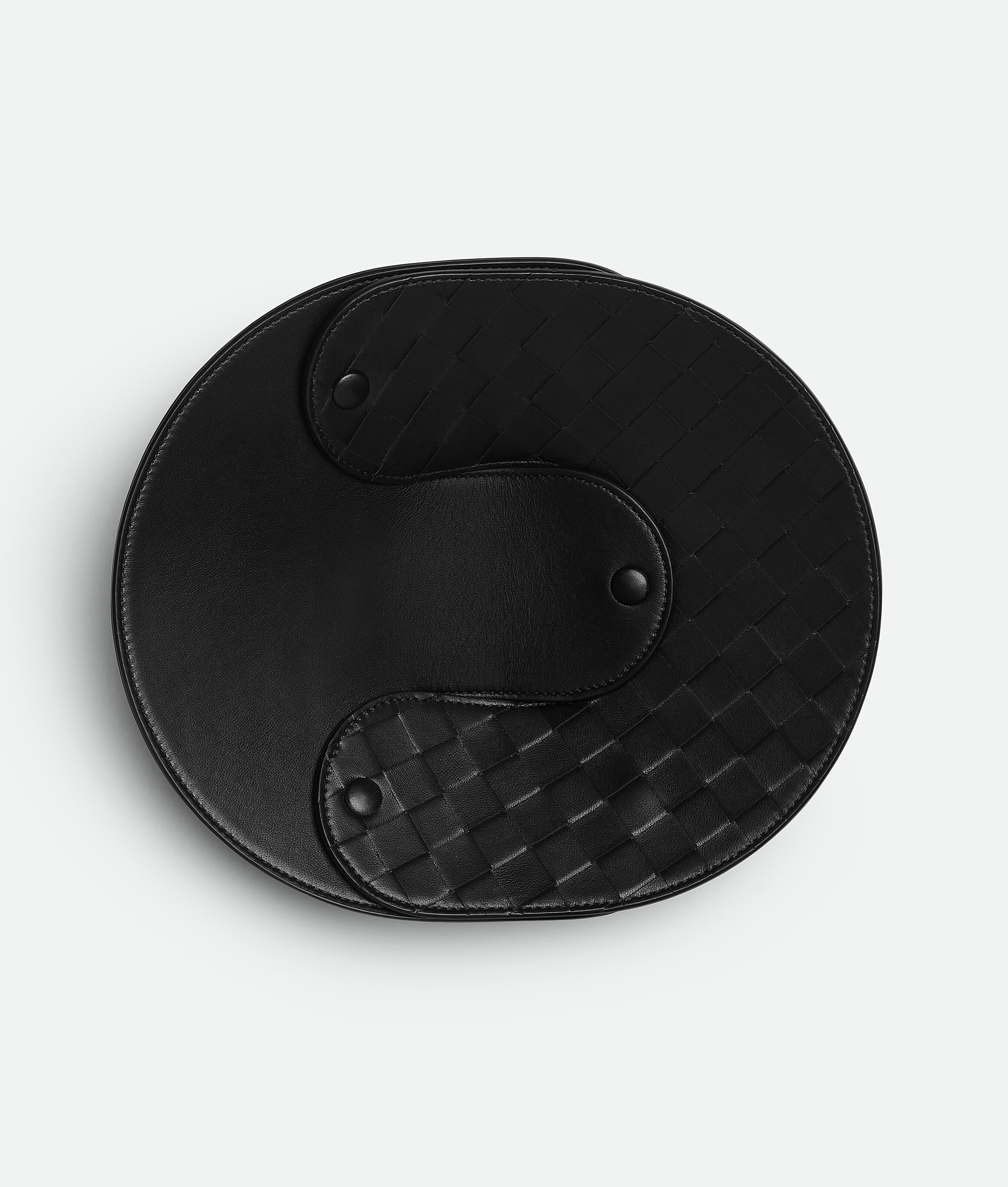 Interlocking Leather Tray - M in Black Bottega Veneta Luxembourg EN - Image 2
