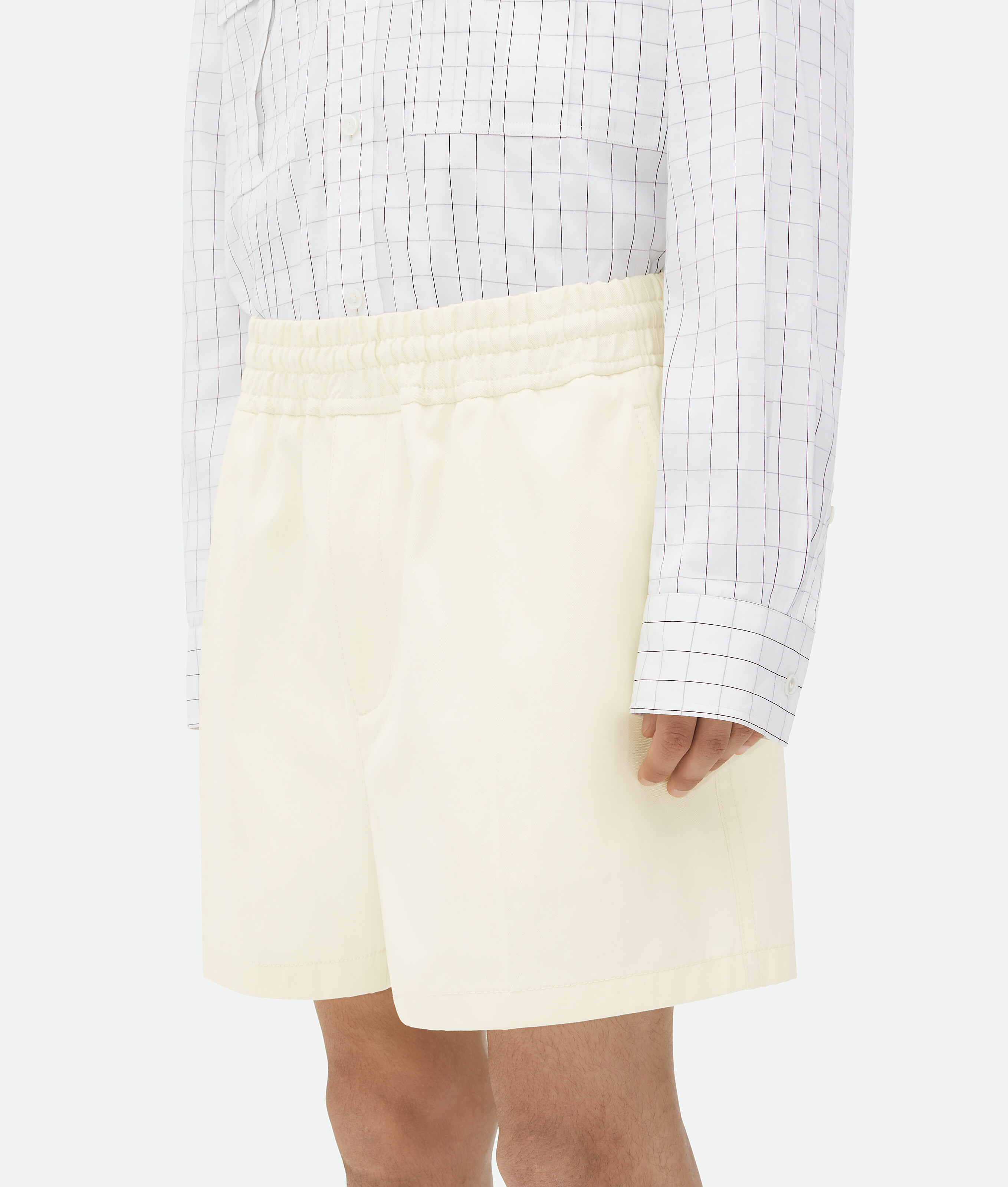 Shop Bottega Veneta Shorts Aus Baumwolltwill In Yellow