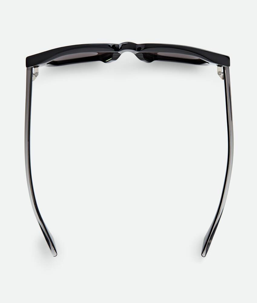 Display a large version of the product image 4 - Tri-Fold Square Sunglasses