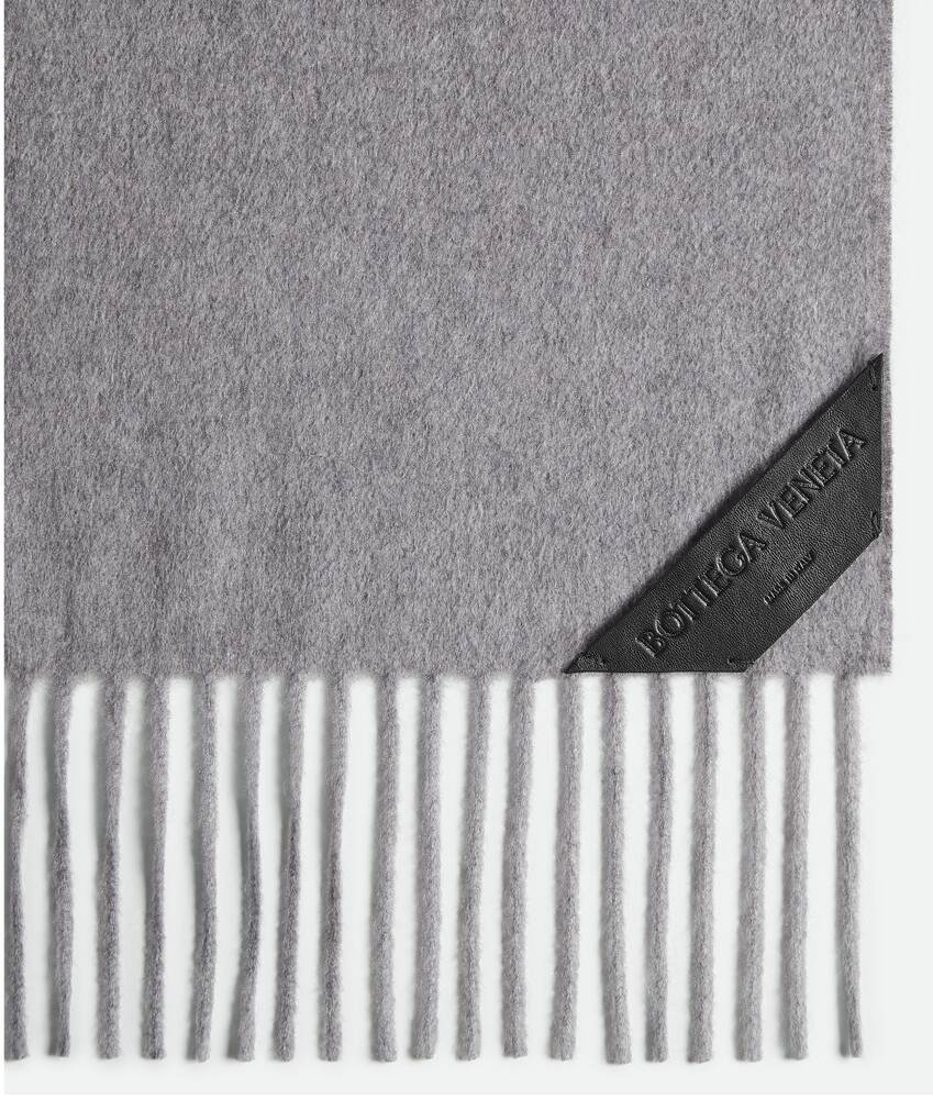 Display a large version of the product image 3 - Cashmere Scarf With Bottega Leather Patch