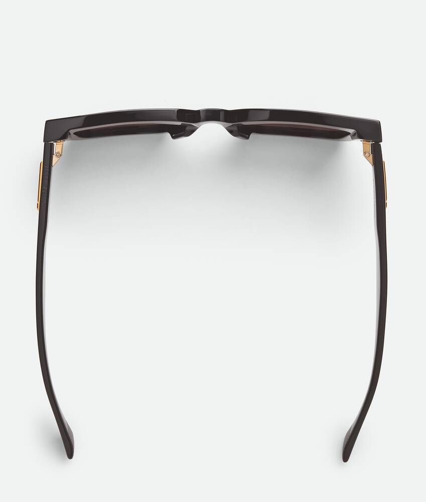 Display a large version of the product image 4 - Classic Square Sunglasses