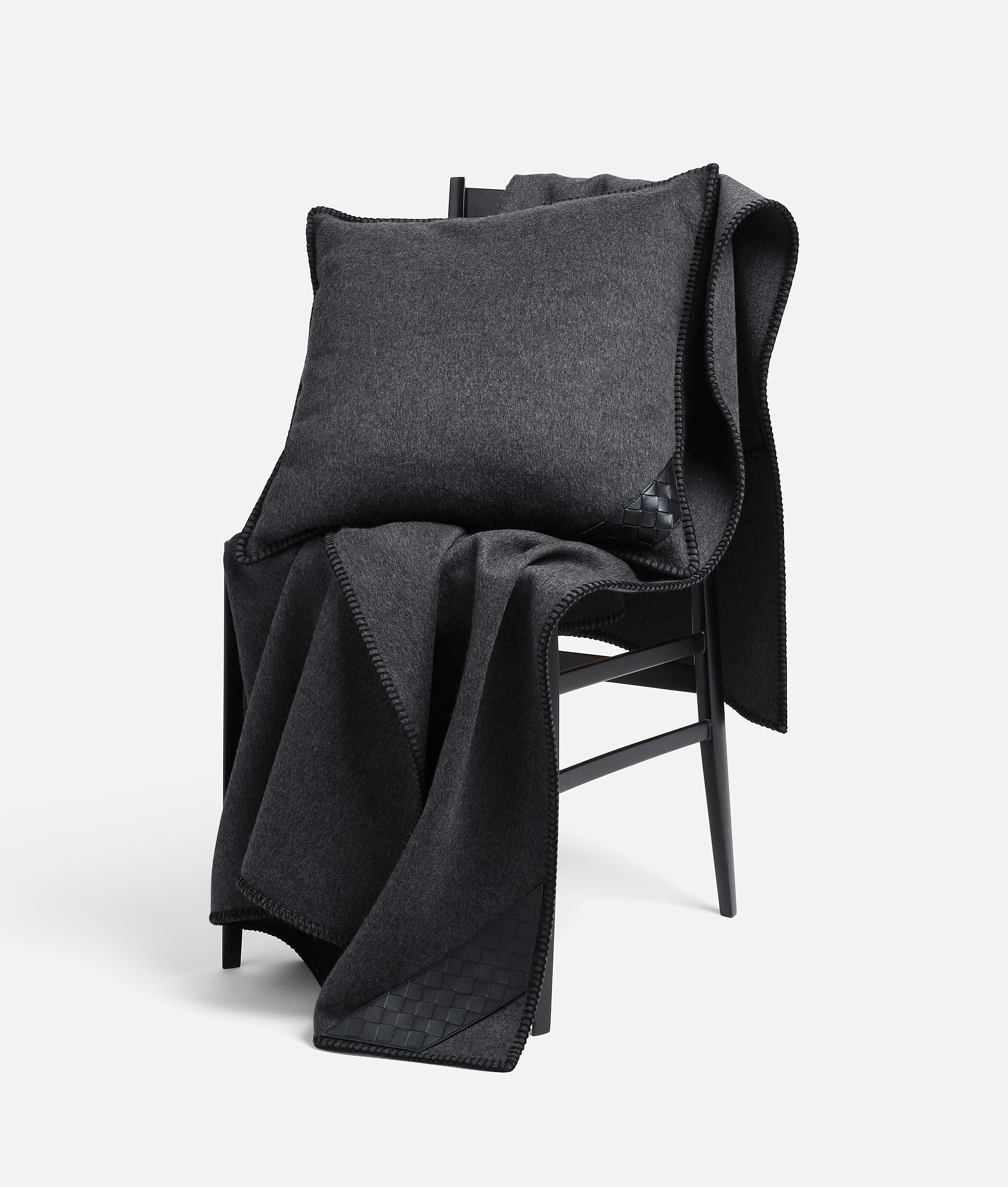Bottega Veneta Intrecciato Patch Cushion In Grey/black