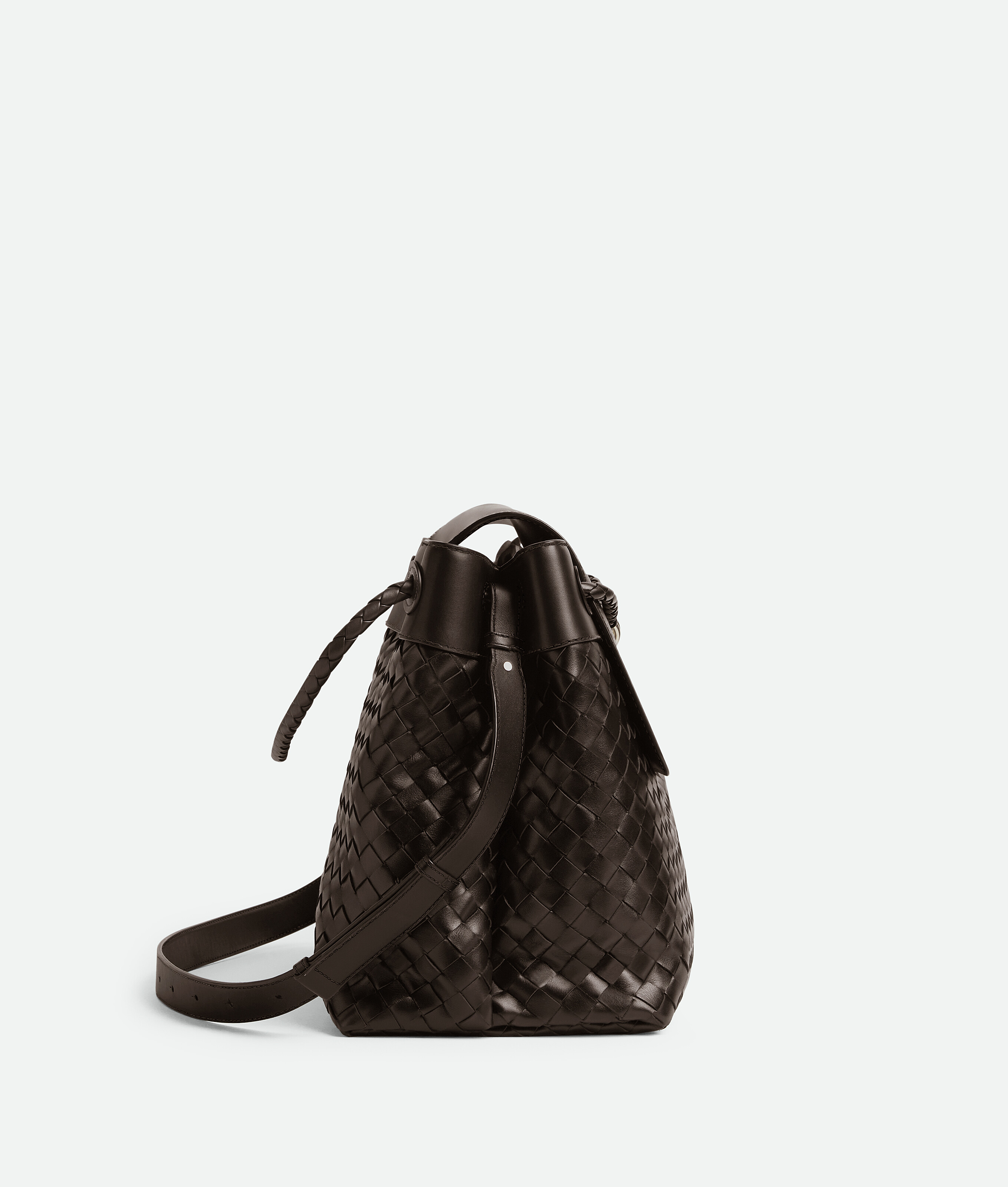 Bottega Veneta Grosse Andiamo Messenger In Fondant