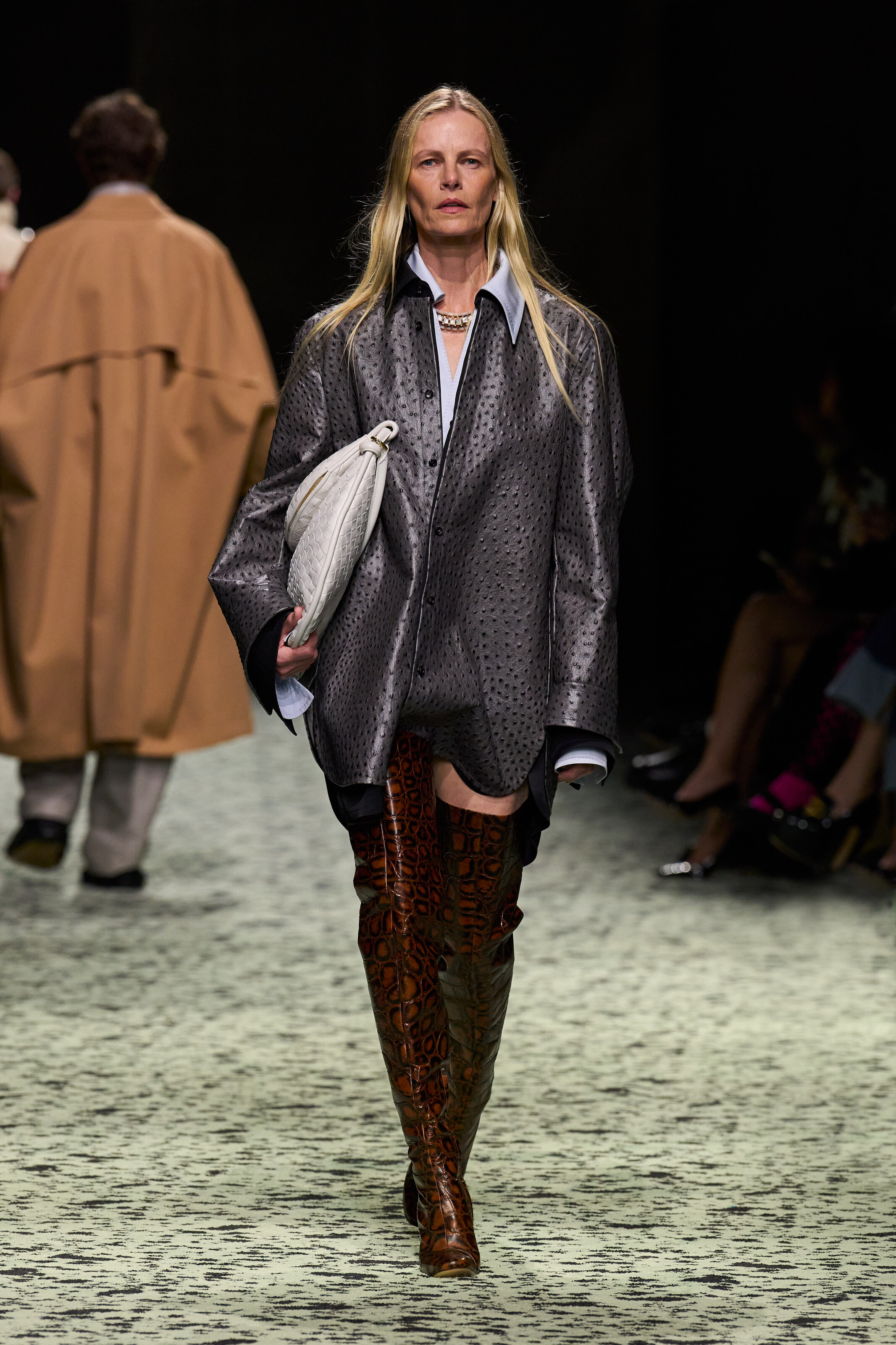 BOTTEGA VENETA WINTER 2023-冬季时装秀-BV 2023时装秀造型 | Bottega Veneta葆蝶家中国官方网站 | Bottega Veneta