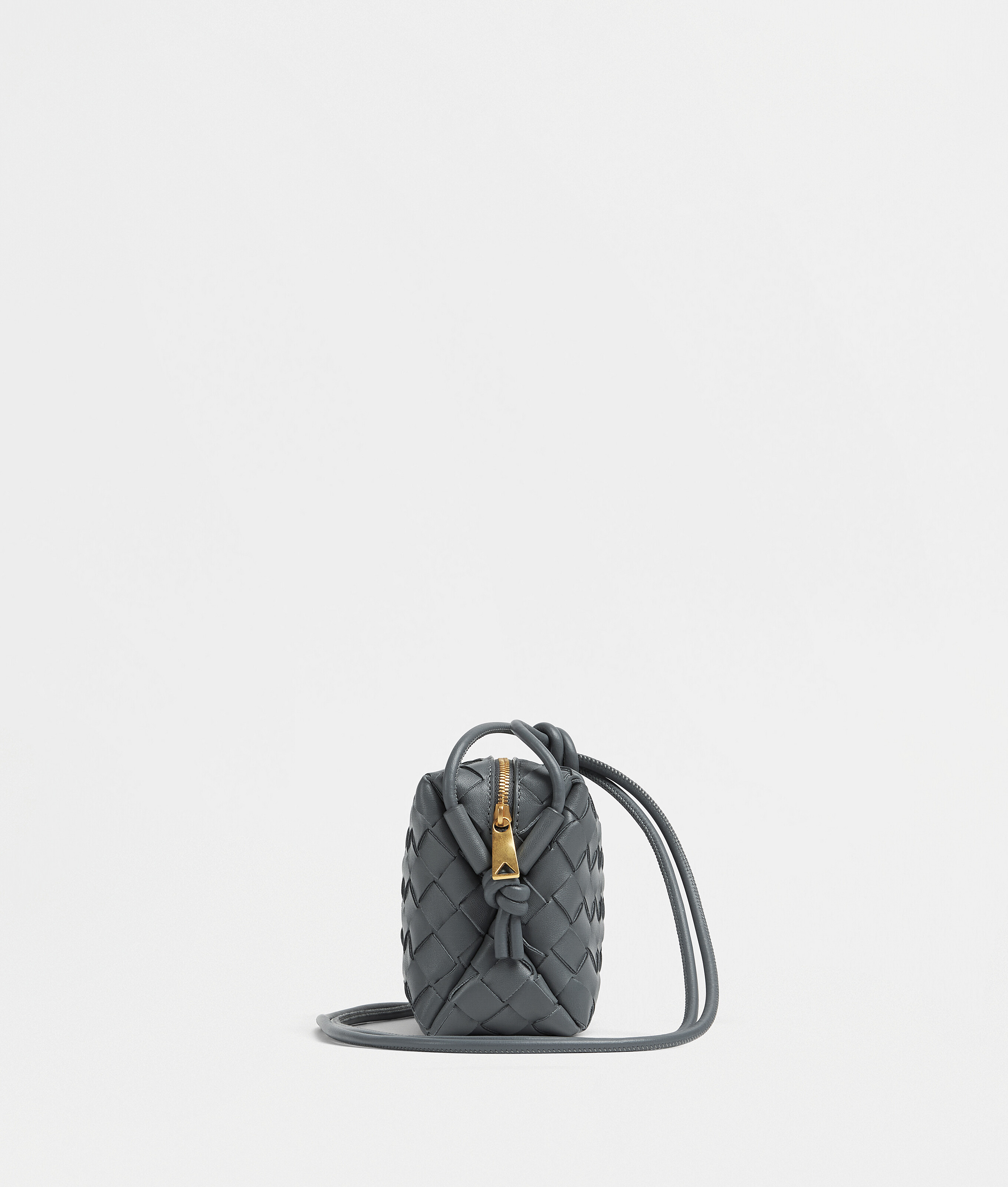 Shop Bottega Veneta Mini Loop Kameratasche In Grey