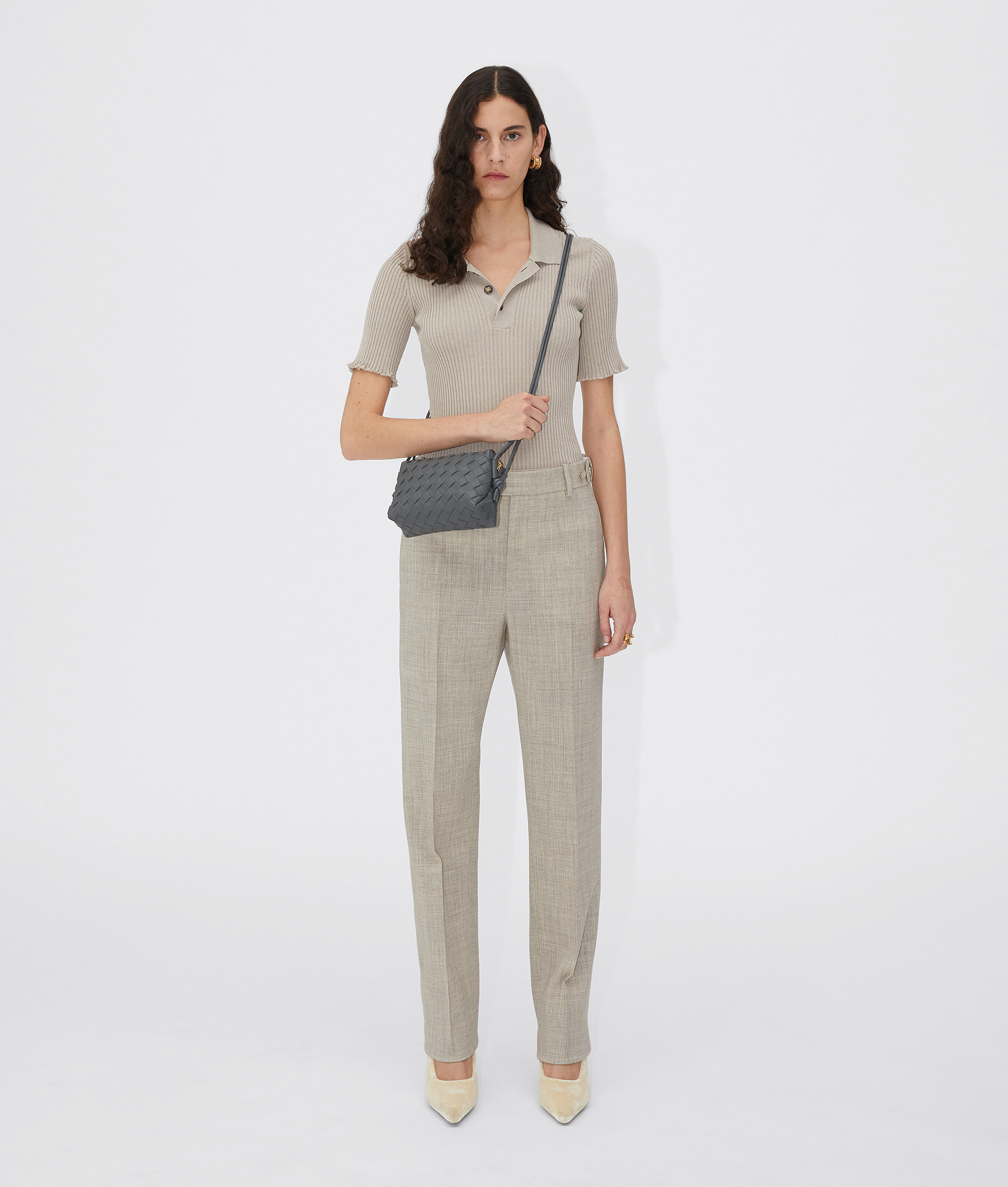 Shop Bottega Veneta Mini Loop Kameratasche In Grey