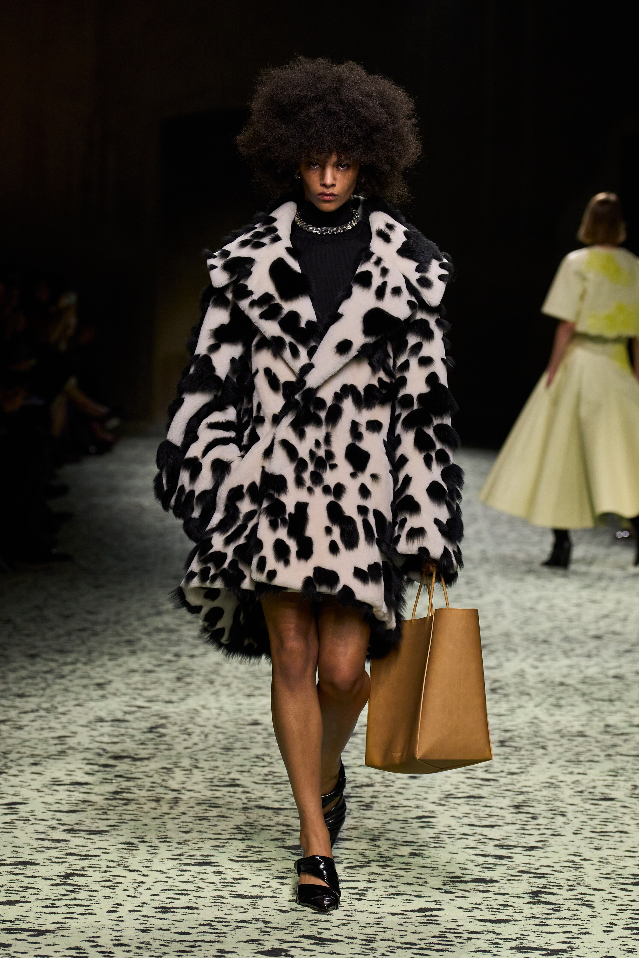 BOTTEGA VENETA WINTER 2023-冬季时装秀-BV 2023时装秀造型 | Bottega Veneta葆蝶家中国官方网站 | Bottega Veneta