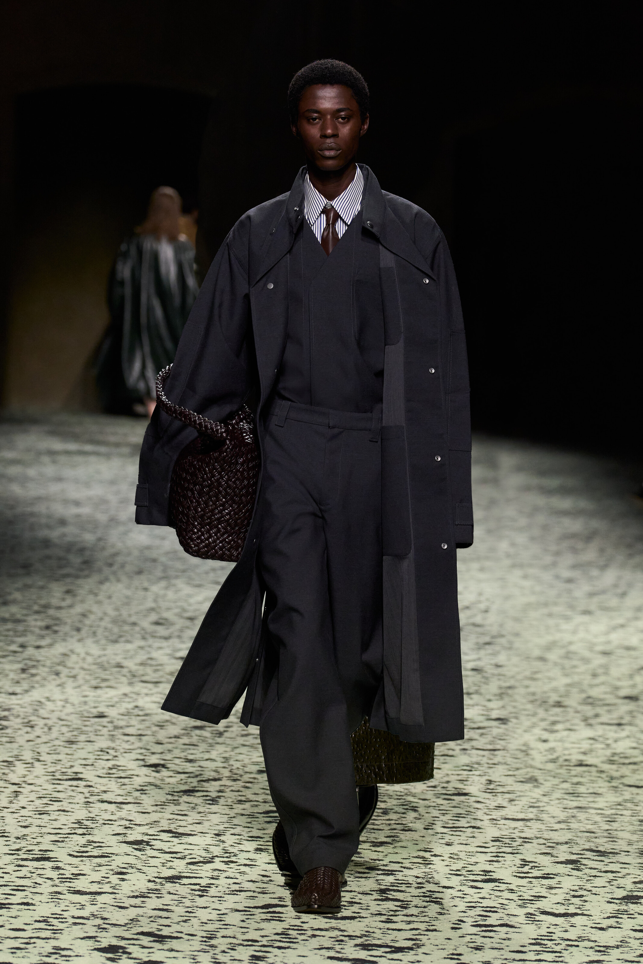 BOTTEGA VENETA WINTER 2023-冬季时装秀-BV 2023时装秀造型 | Bottega Veneta葆蝶家中国官方网站 | Bottega Veneta