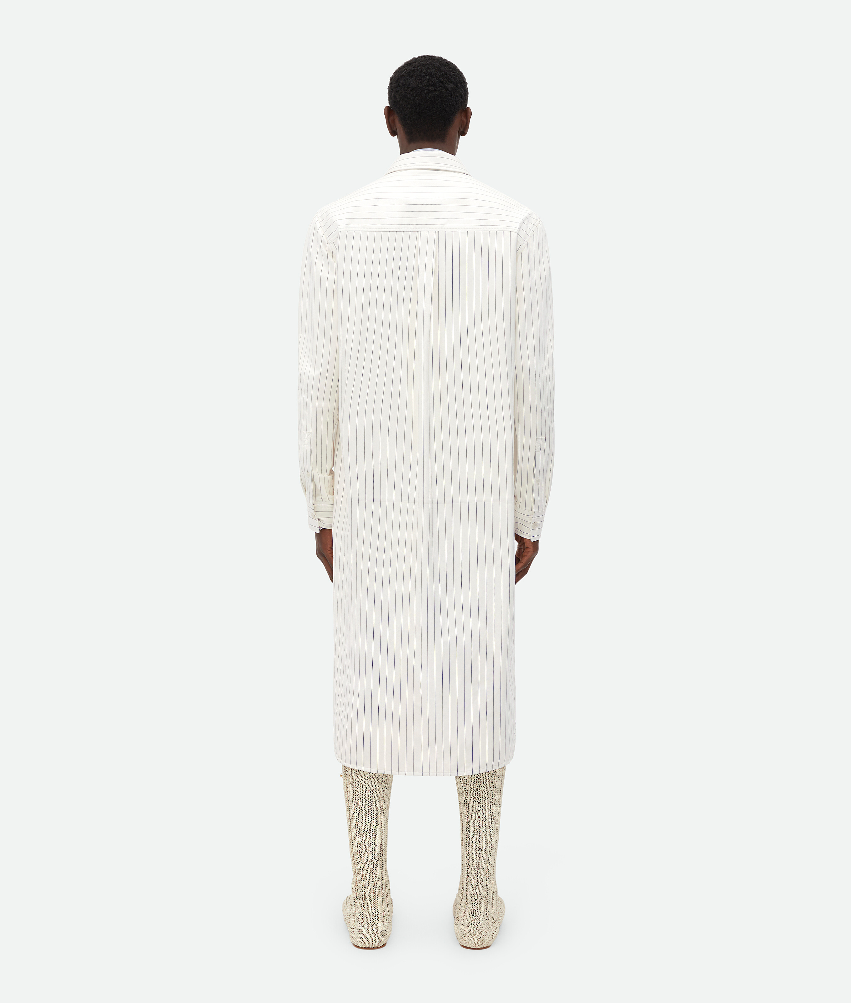 Shop Bottega Veneta Langes Hemd Aus Bedrucktem Leder Mit Nadelstreifen In White