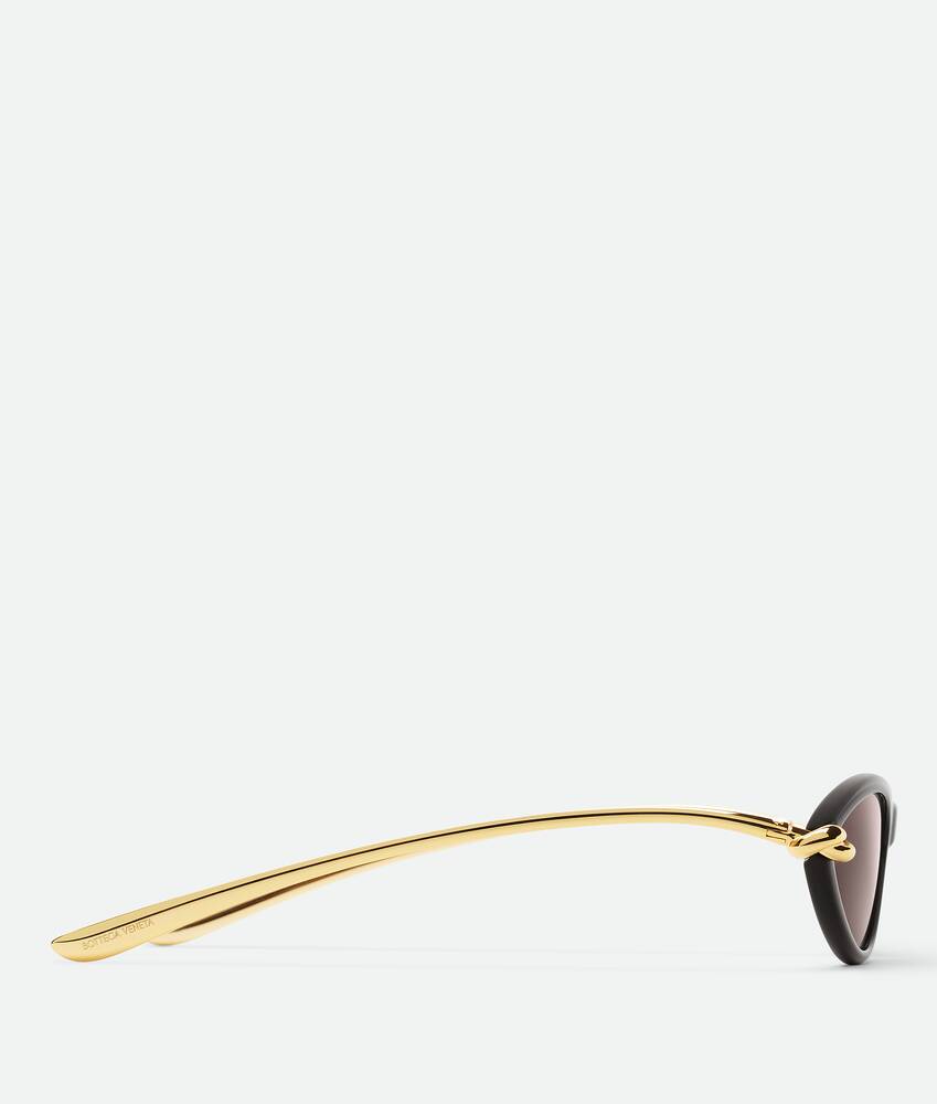 Display a large version of the product image 2 - Knot Cat Eye Sunglasses