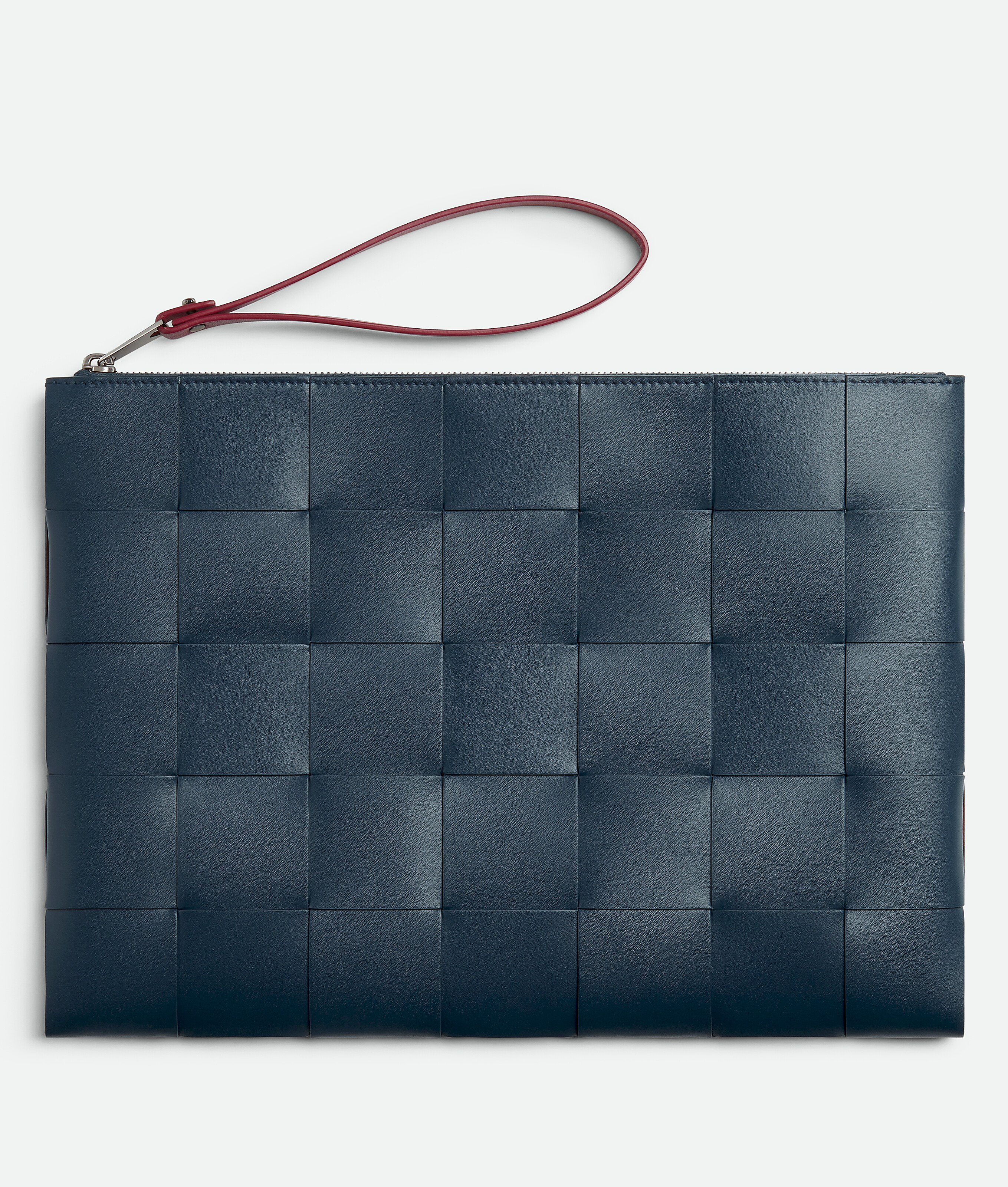 Bottega Veneta Grosse Flache Cassette Pouch In Deep Blue/ambra