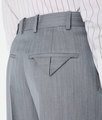 Pantalon ample en laine à chevrons discrets