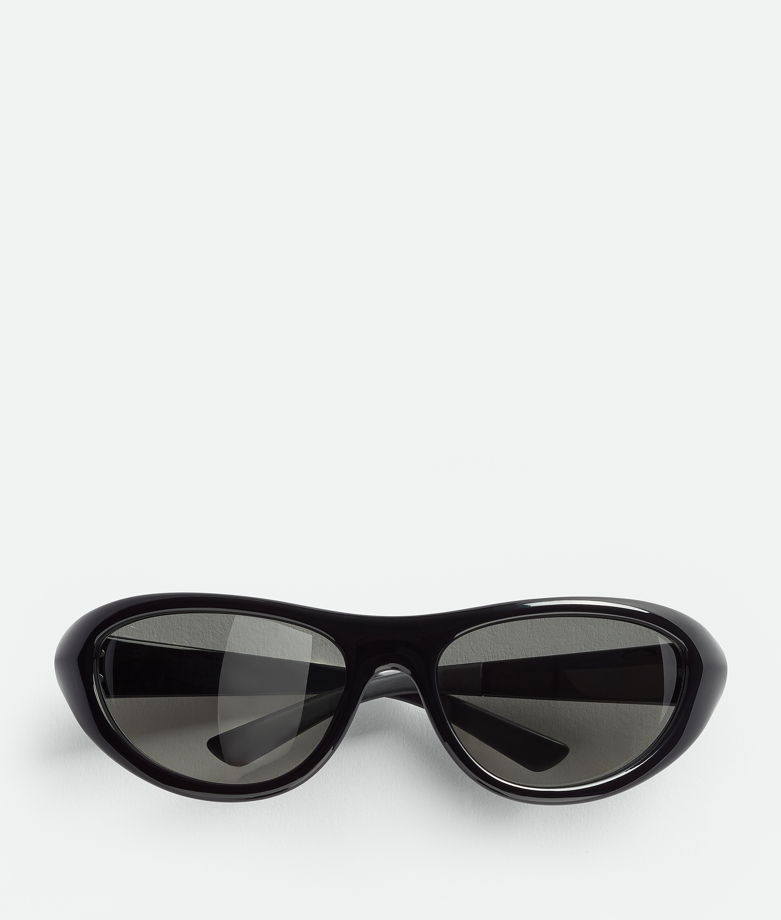 Bottega Veneta Curve Sporty Cat Eye Injected Acetate Sunglasses In Black