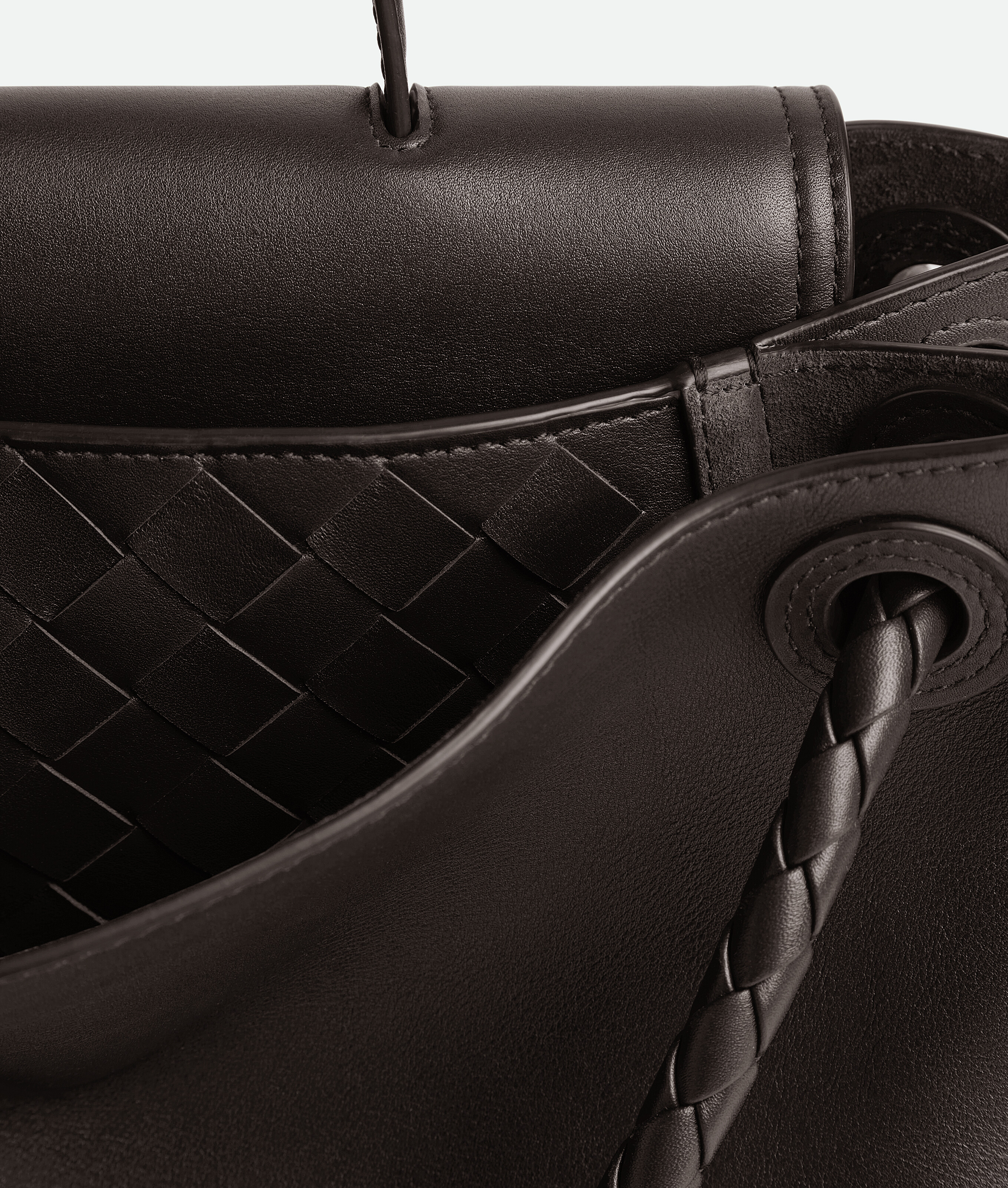 Bottega Veneta Andiamo Large Leather Top-handle Bag In Fondant-m Brass