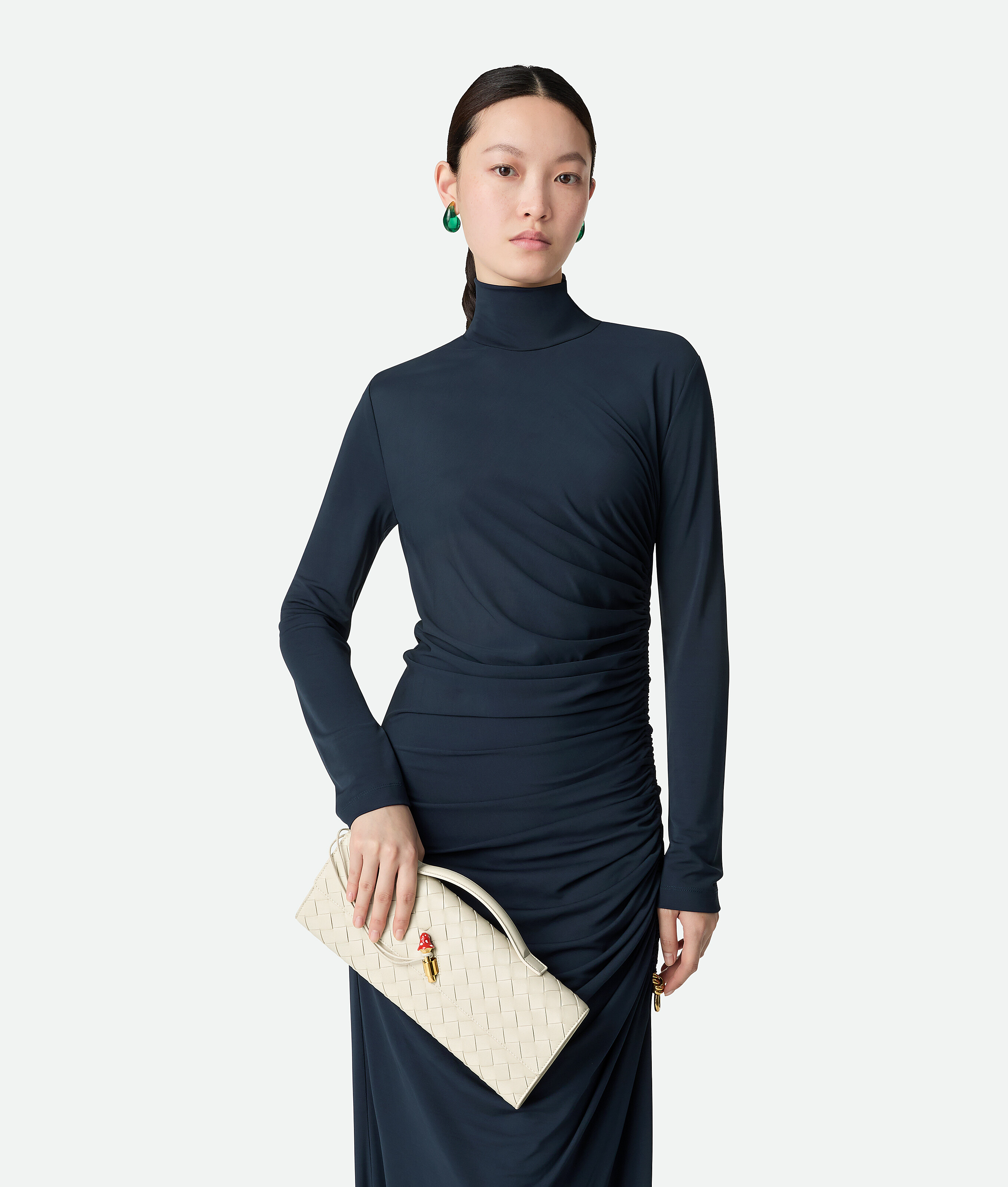 Bottega Veneta Andiamo Clutch In Gray