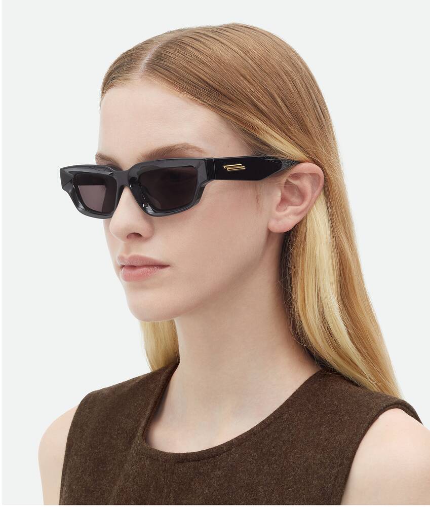 Display a large version of the product image 2 - Sharp Square Sunglasses